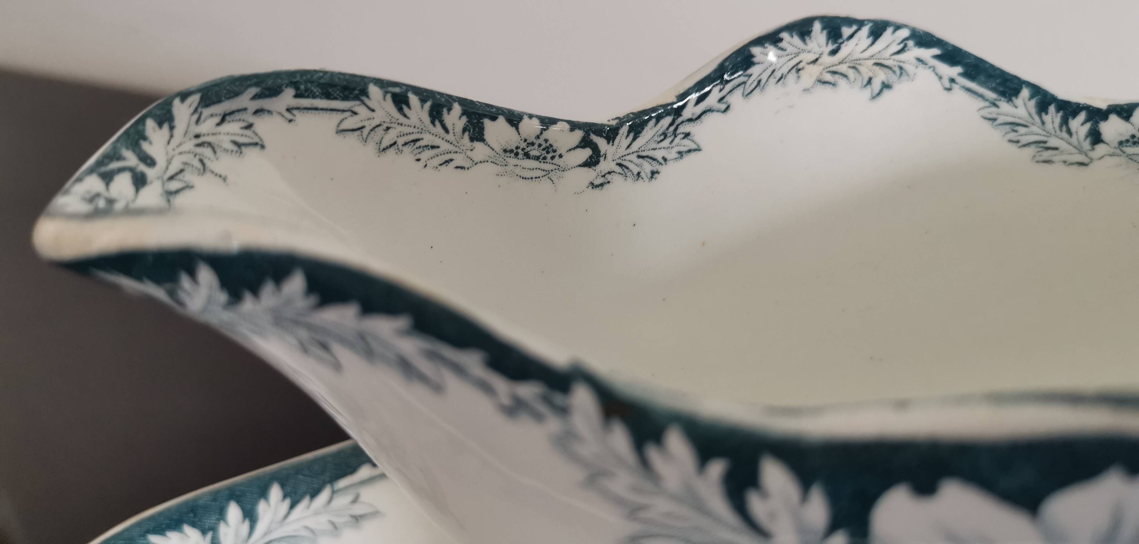 Gravy boat from St Amand and Hamage, iron earth model Suzanne green flowers