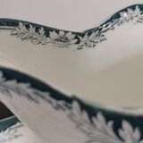 Saucière de St Amand et Hamage, terre de fer modèle Suzanne fleurs vertes