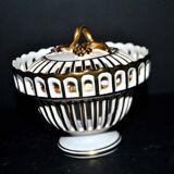 Bonbonnière en faïence ajourée de Malicorne à Bourg-Joly signée Emile Tessier