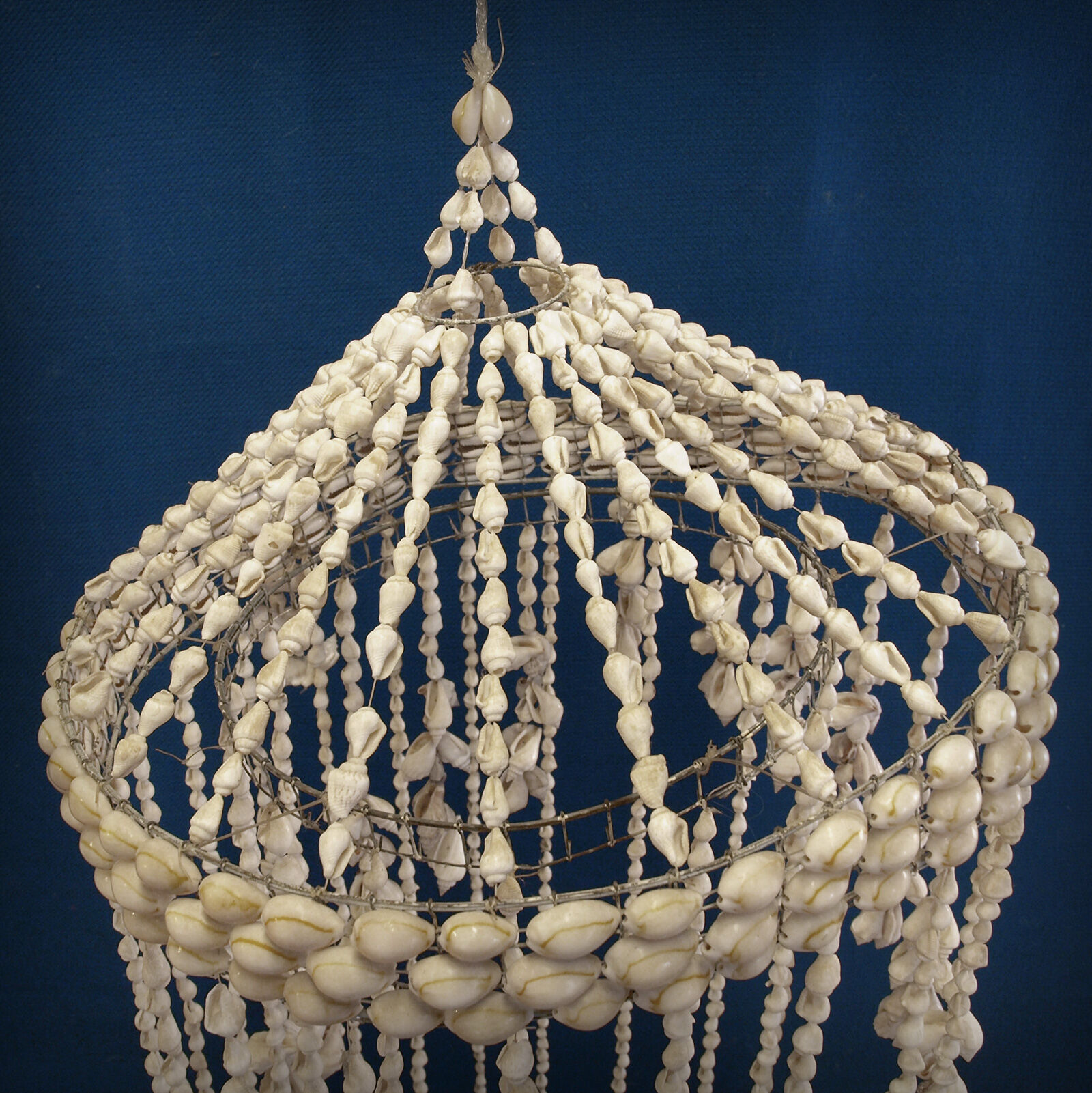 Balinese hanging lamp in curly shells