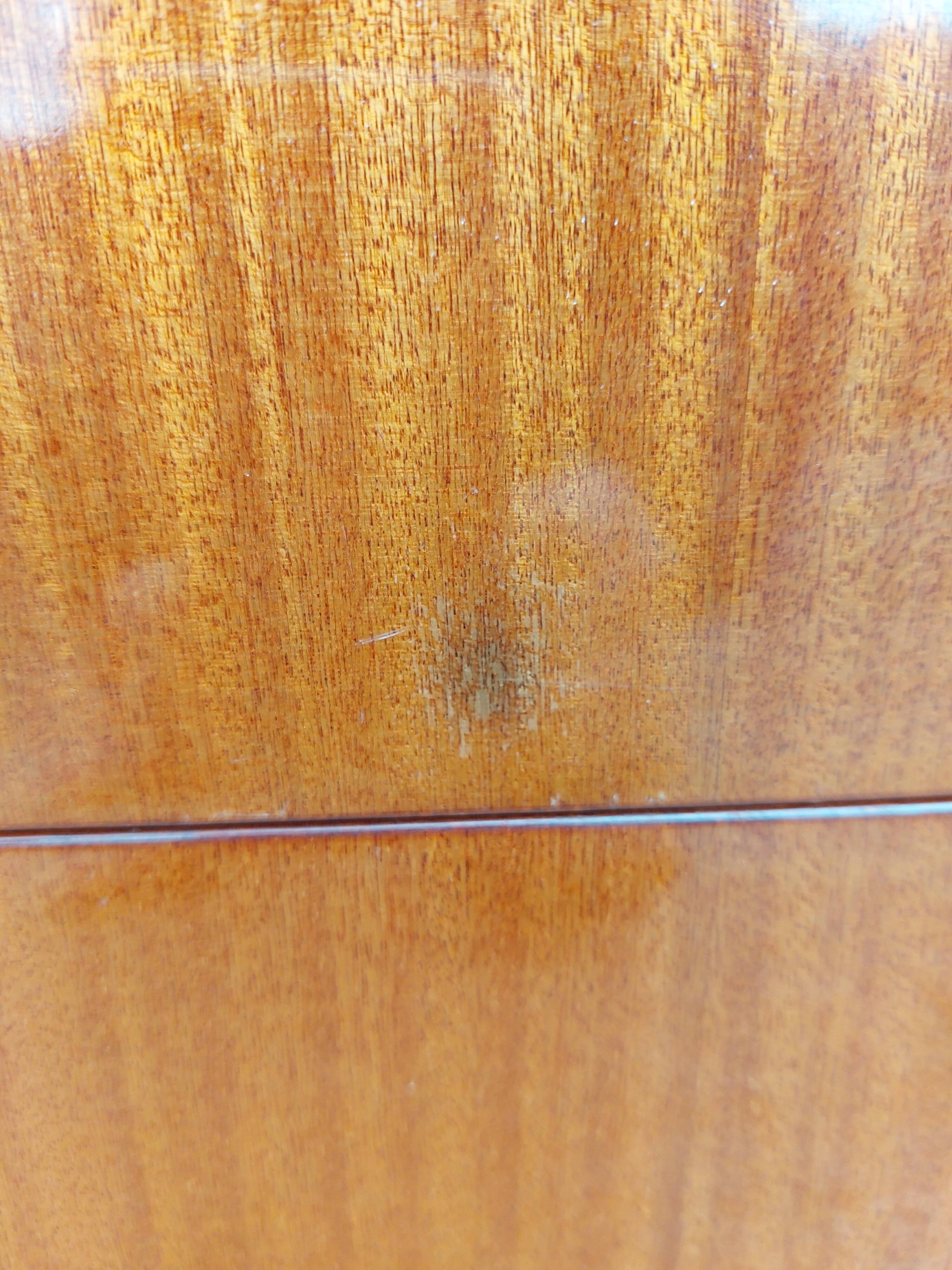 Vintage tapered leg chest of drawers