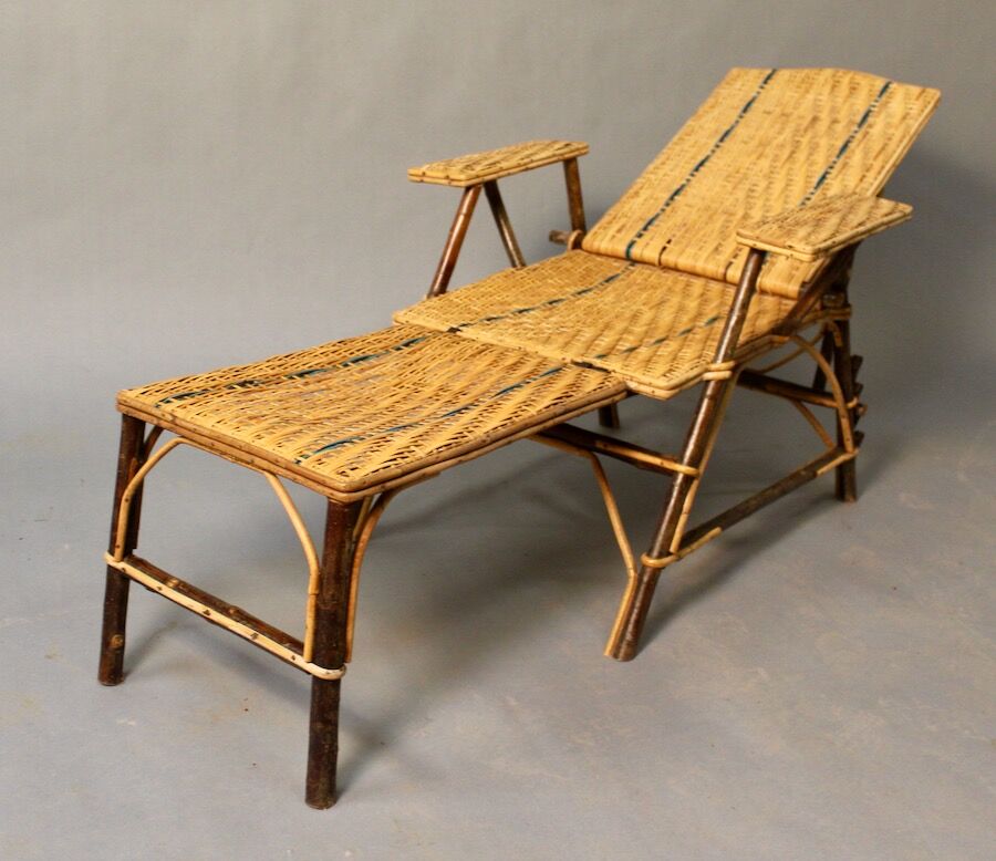 Folding rattan chaise longue 1900
