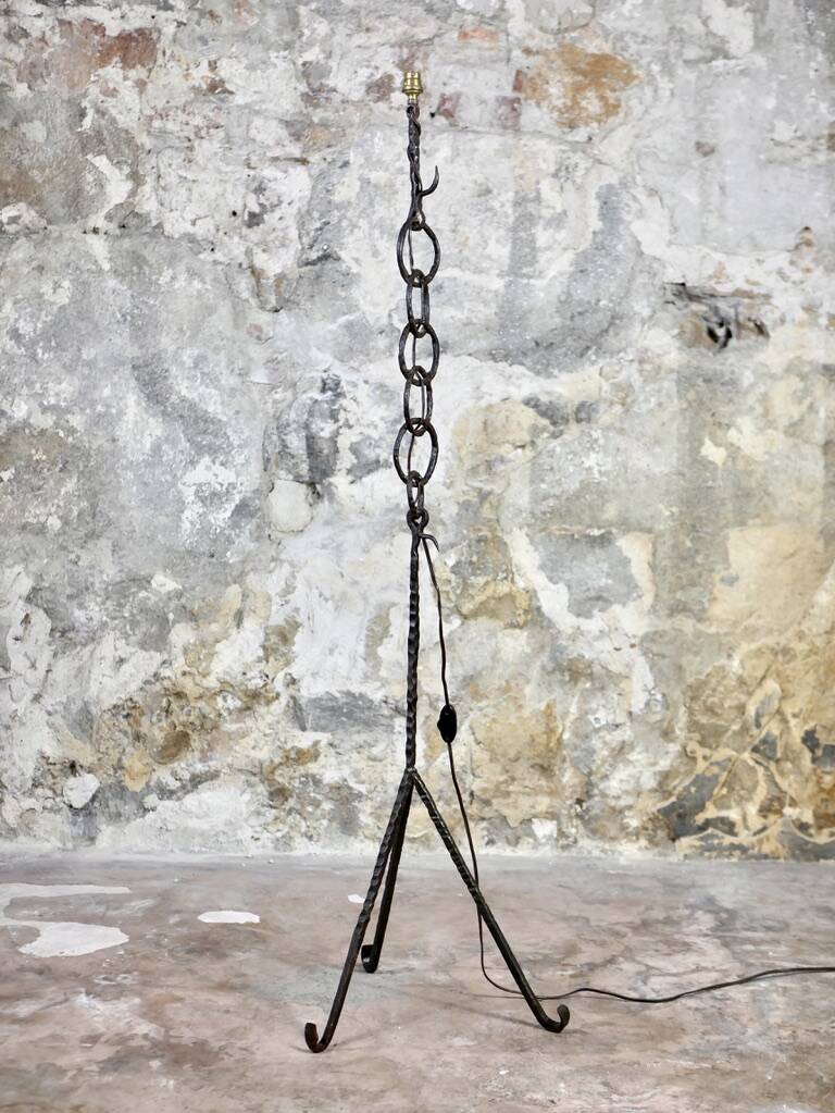 Brutalist floor lamp chain