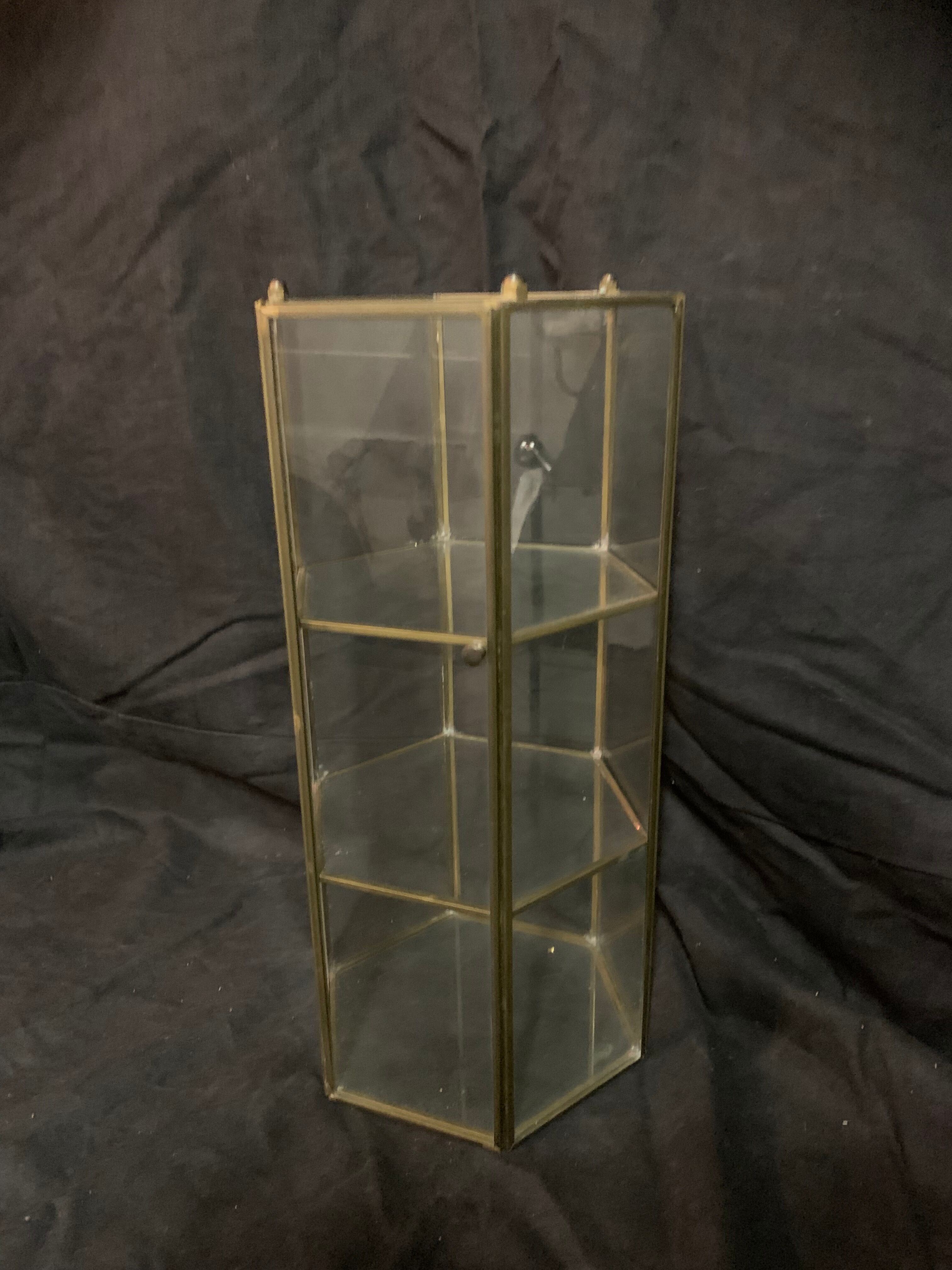 Hexagonal showcase for collectibles