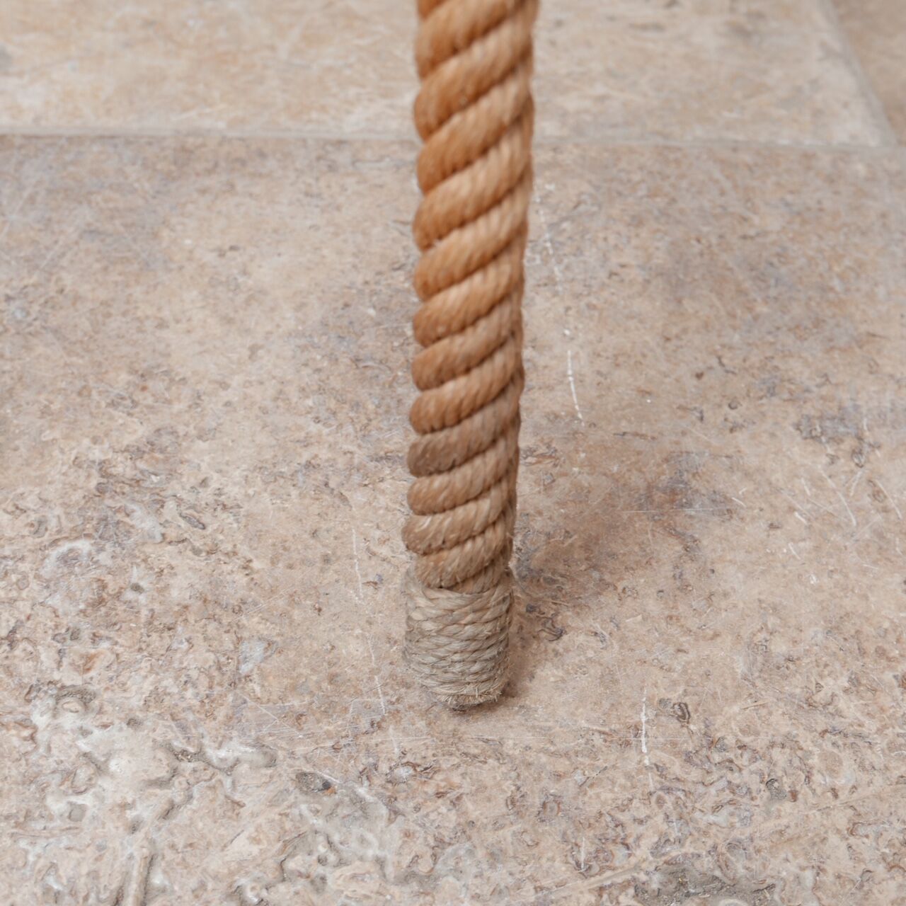 Handcrafted floor lamp in rope from the 60s and 70s