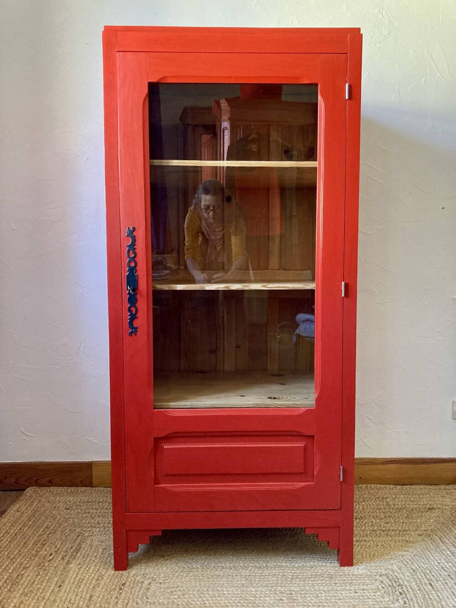 Glazed pine solid wood bonnetière