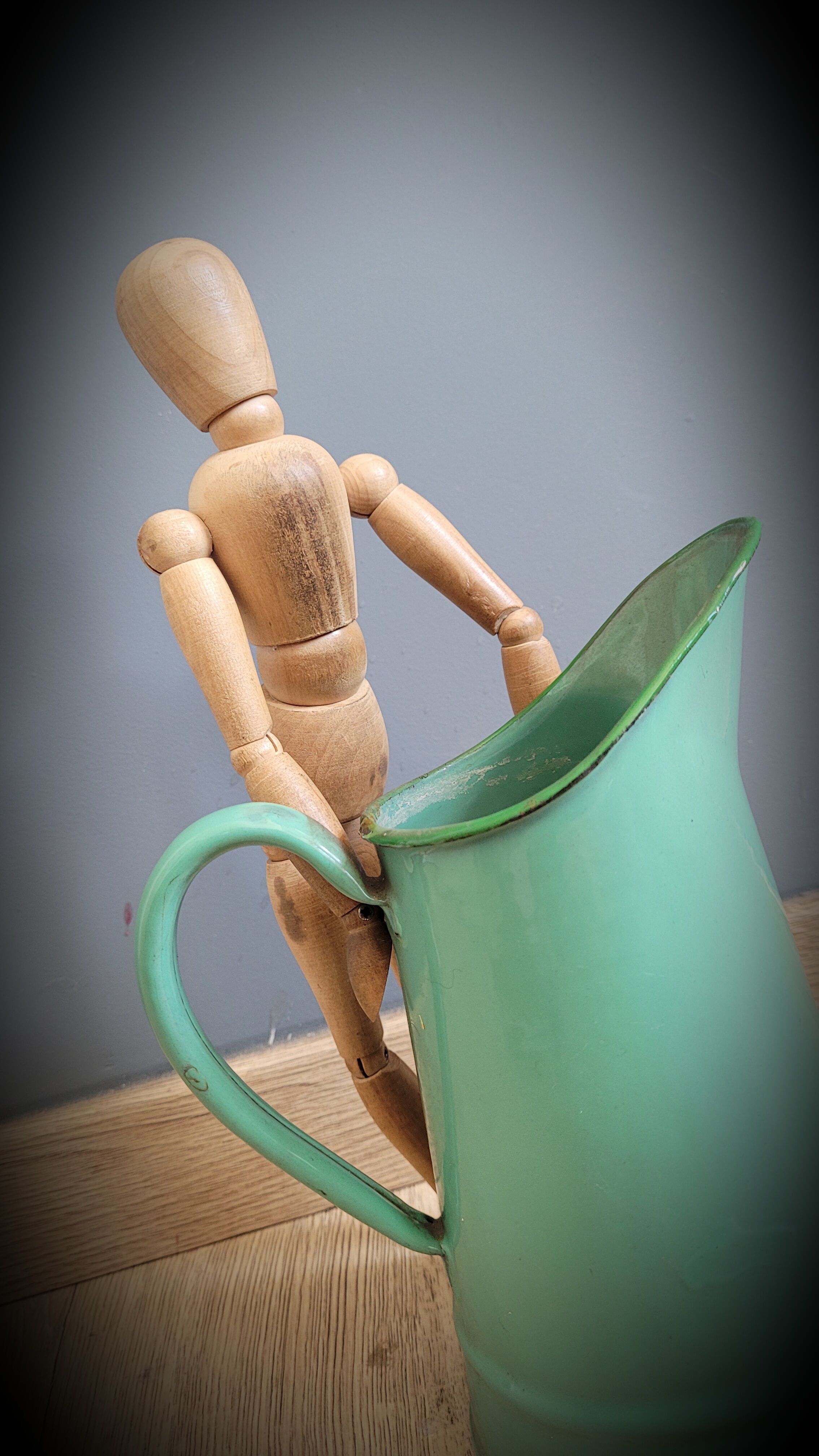 Green enamelled broc