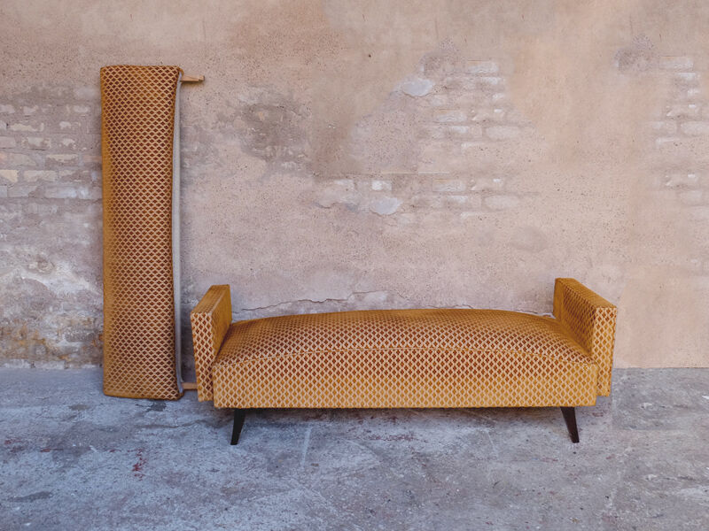 Vintage sofa 3 places yellow