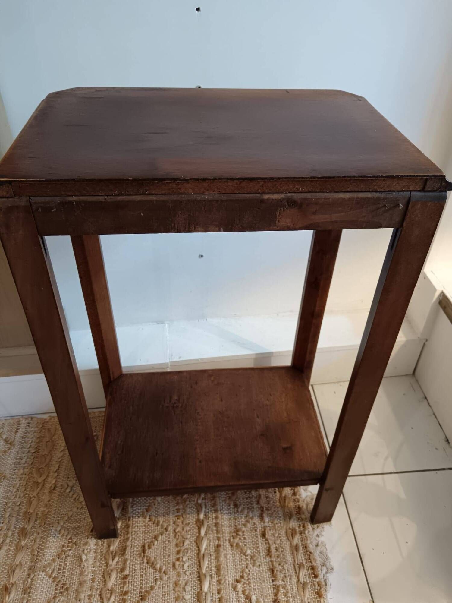 Console 1930s with floral carved motifs