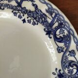 8 blue & white plates