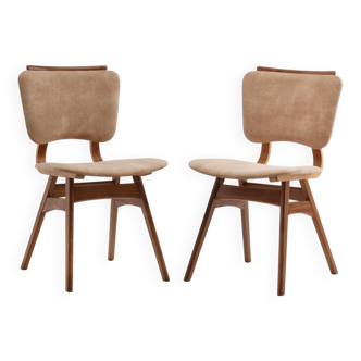 Une paire de chaises scandinaves des années 1960.