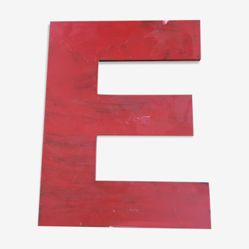 Letter teaches wood E