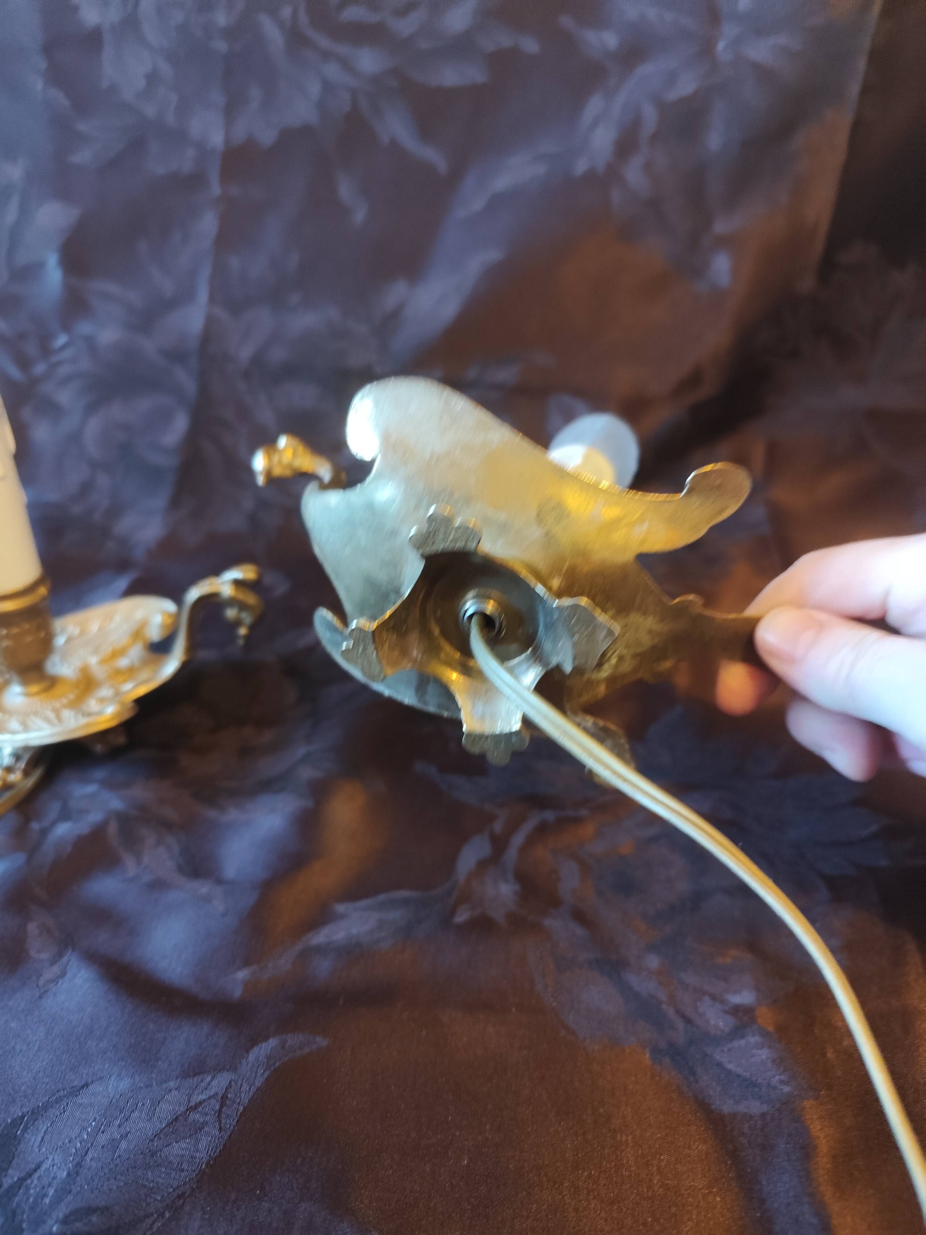 Pair of bedside lamps in chiselled bronze - bird shape -