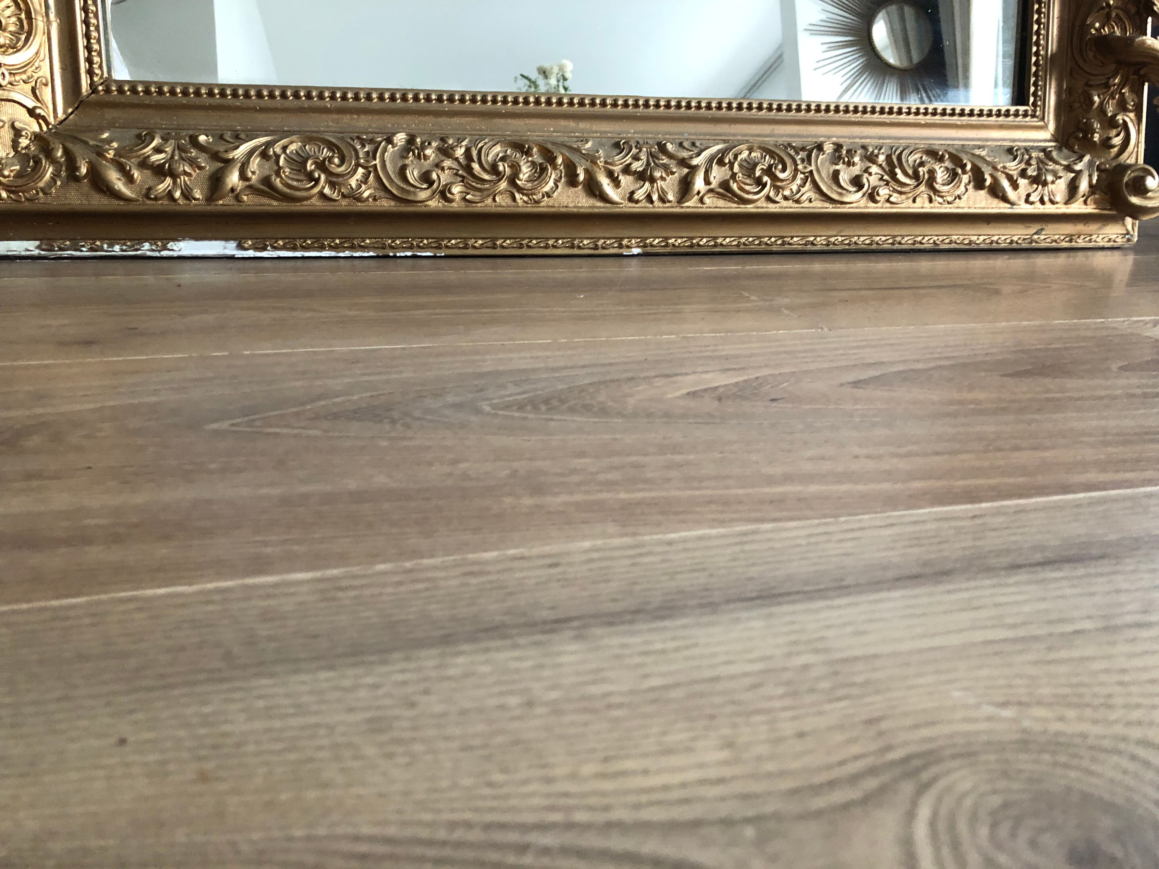 Gilded mirror with pediment XIXth century, 86x136