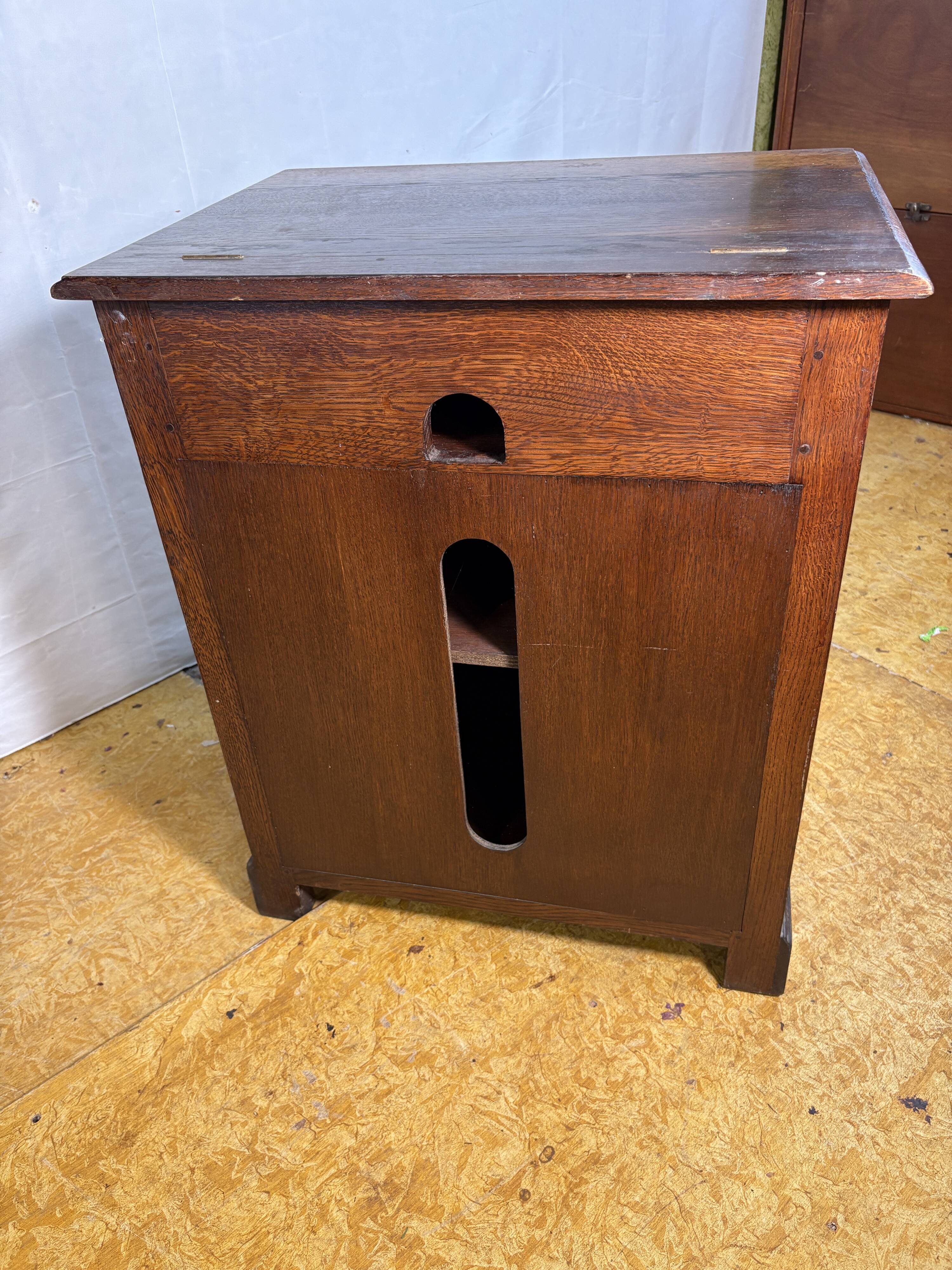 Cabinet à disques vers 1970
