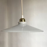Flat opaline suspension