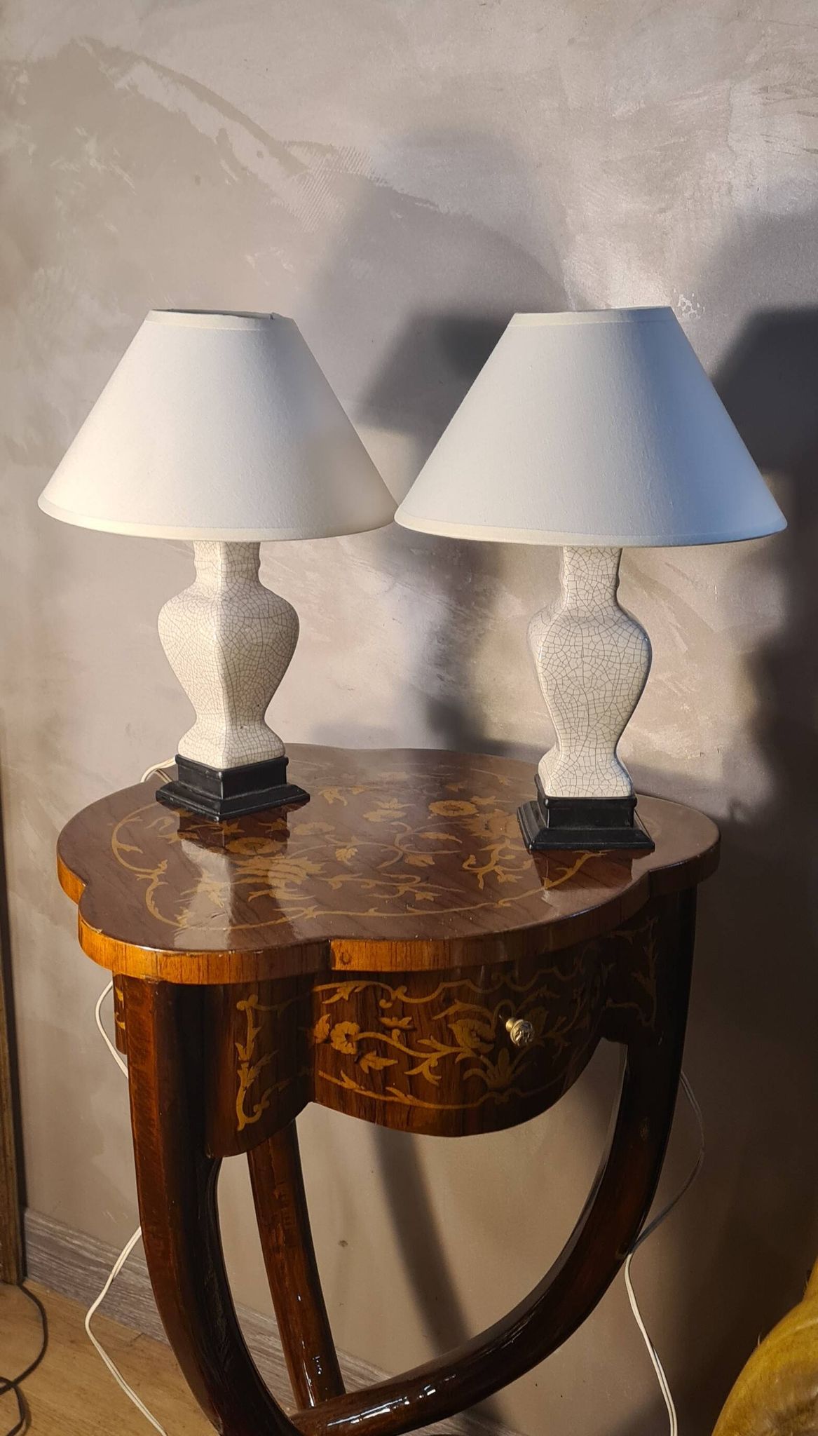 pair of cracked ceramic and wood lamps, 36x23 lampshade and electrical inter o