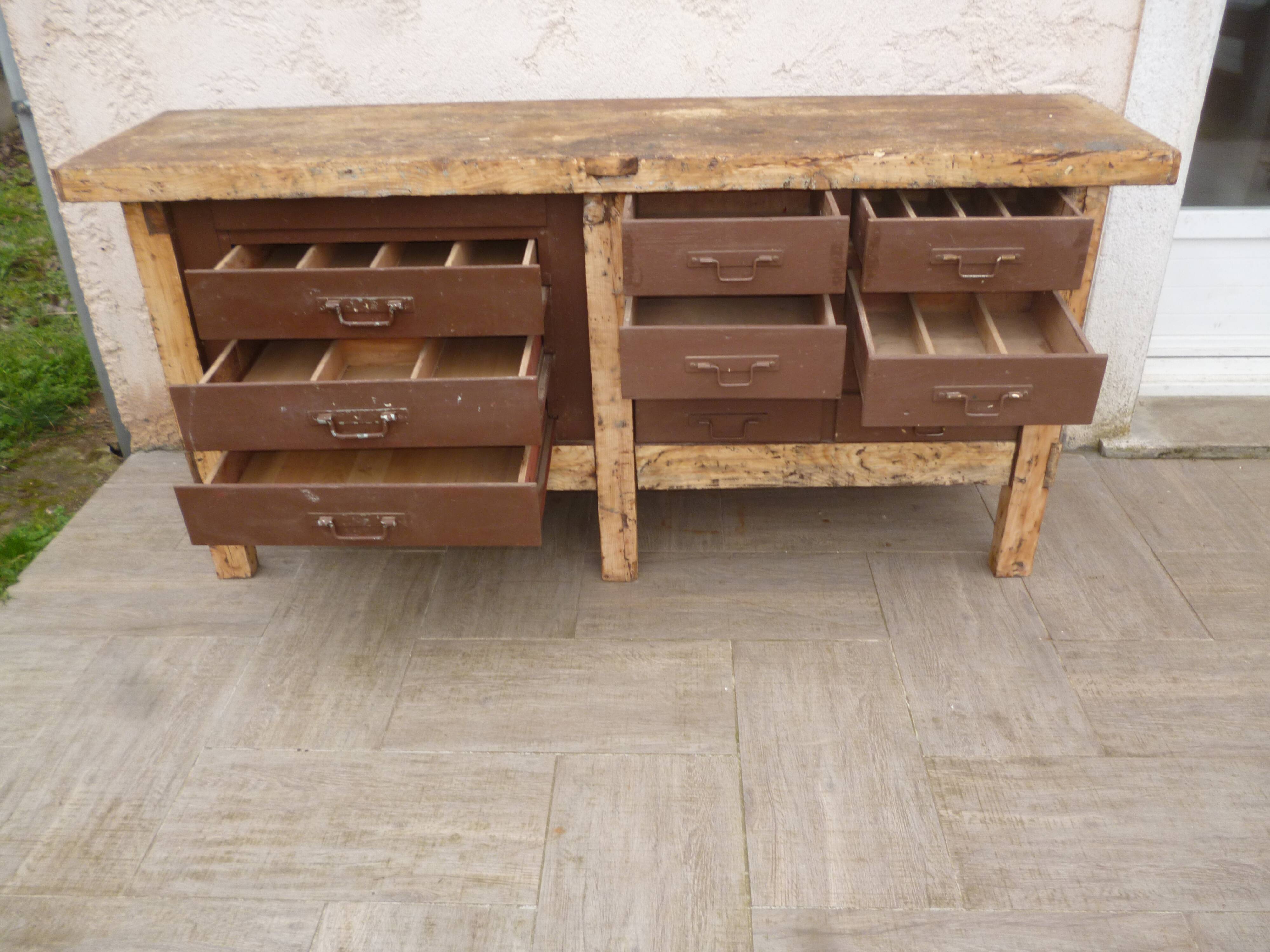 Workbench cabinet with 11 drawers