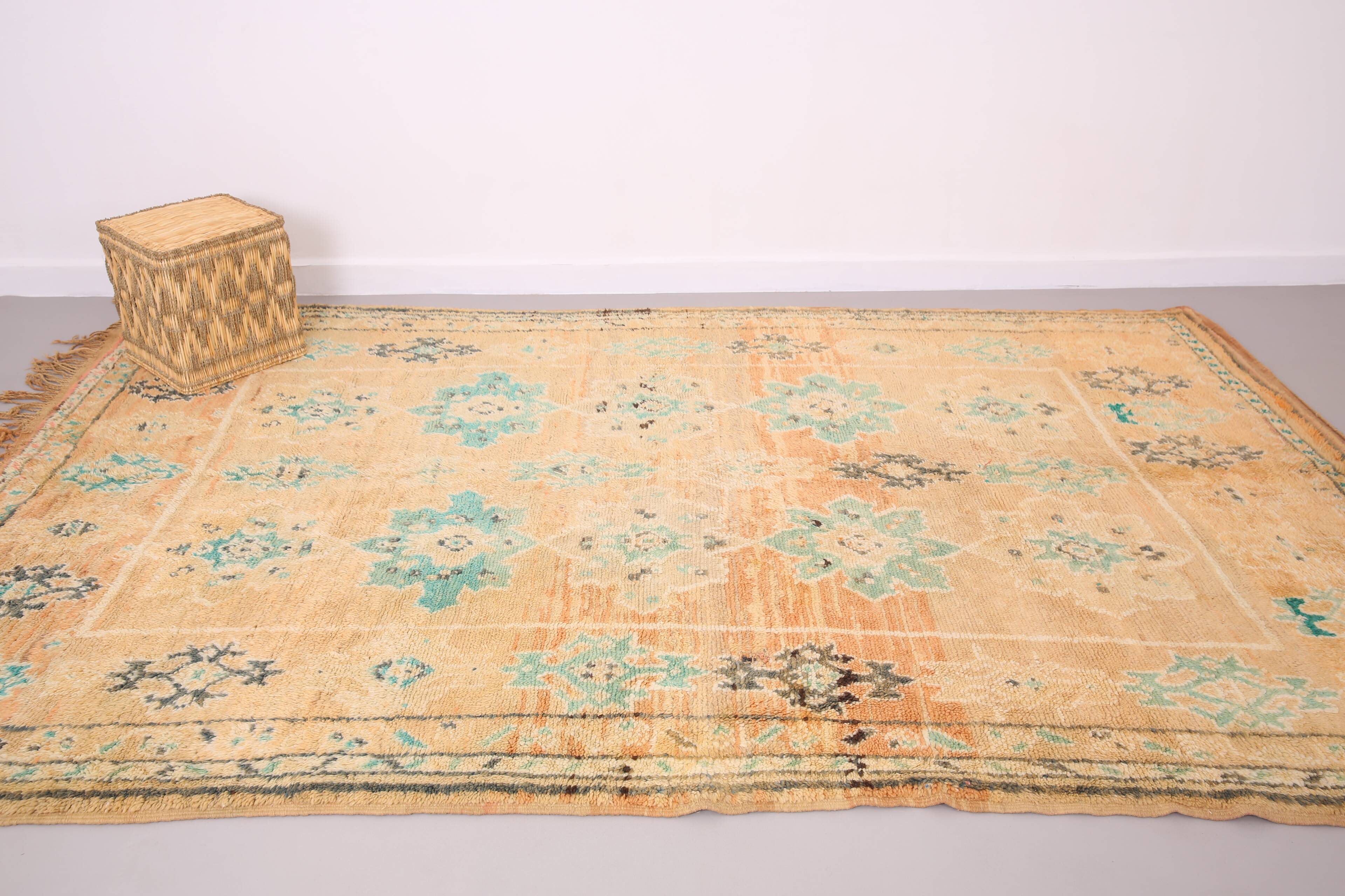 Large Vintage Boujaad Rug 207 x 325 cm - Peach Moroccan rug - Berber Rug