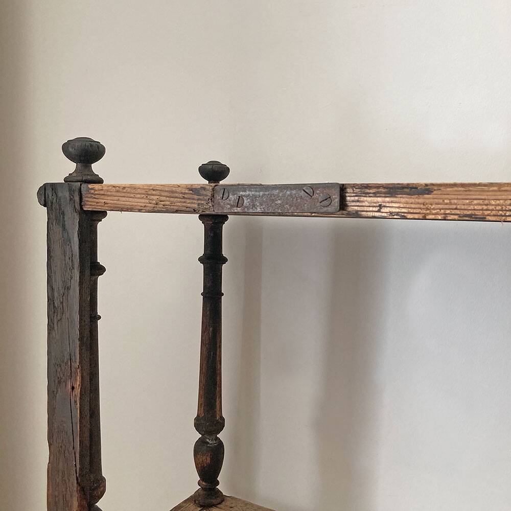Napoleon III shelf