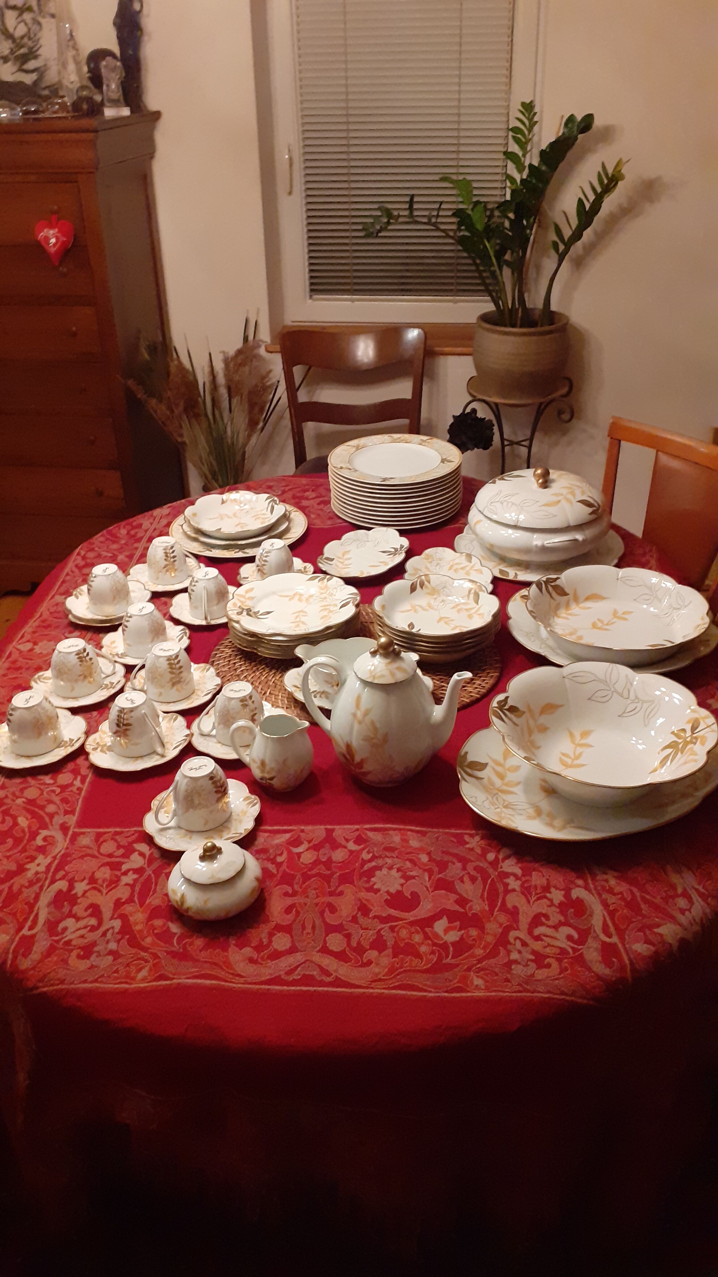 Porcelain table service 60 pieces