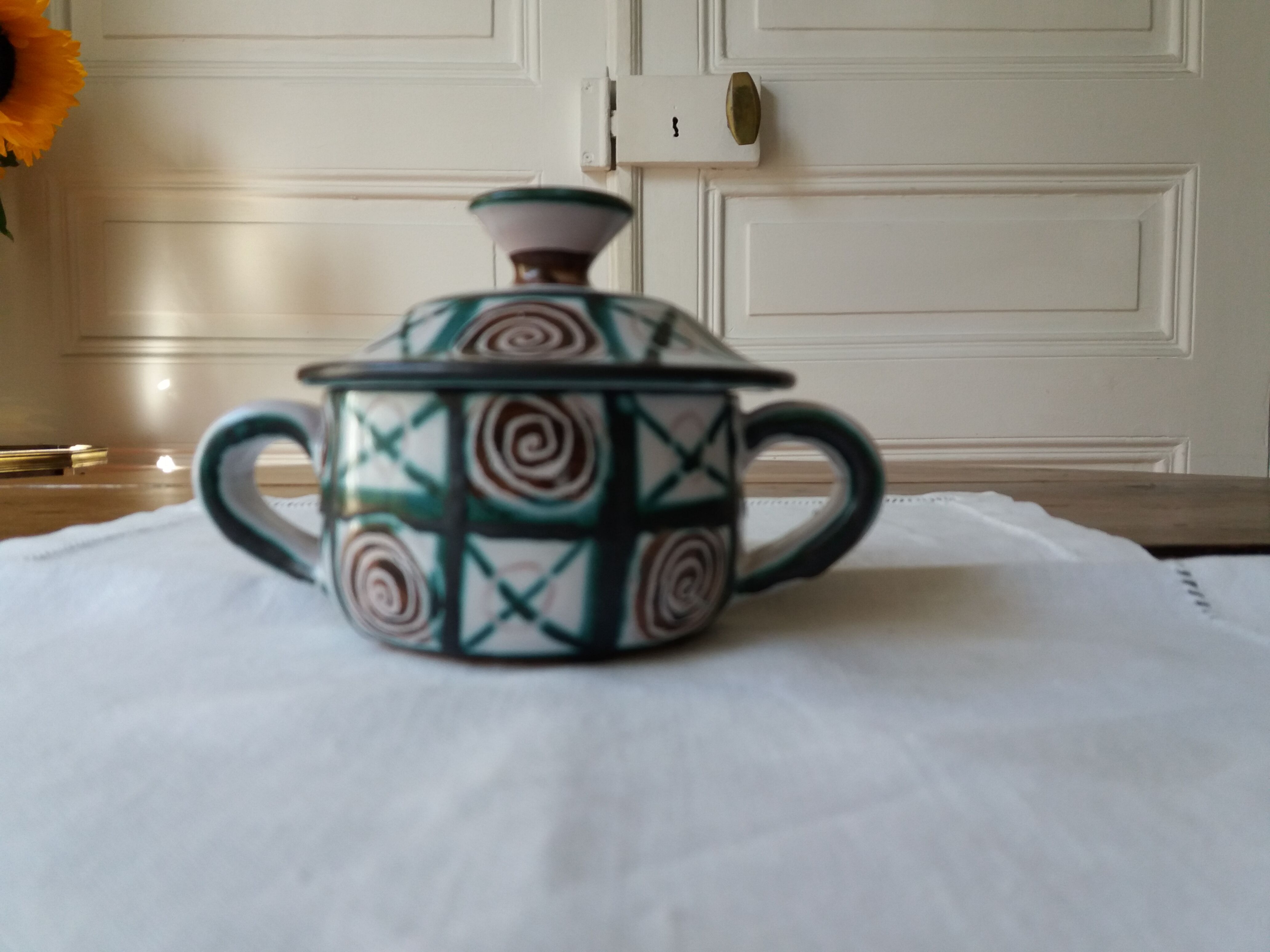 Pot couvert sucrier signed r.p. robert picault Vallauris