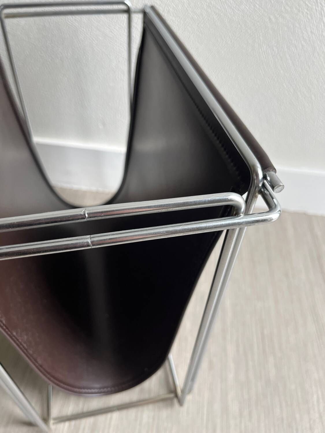 Vintage magazine rack Gérard Rignault published by Group S.A.