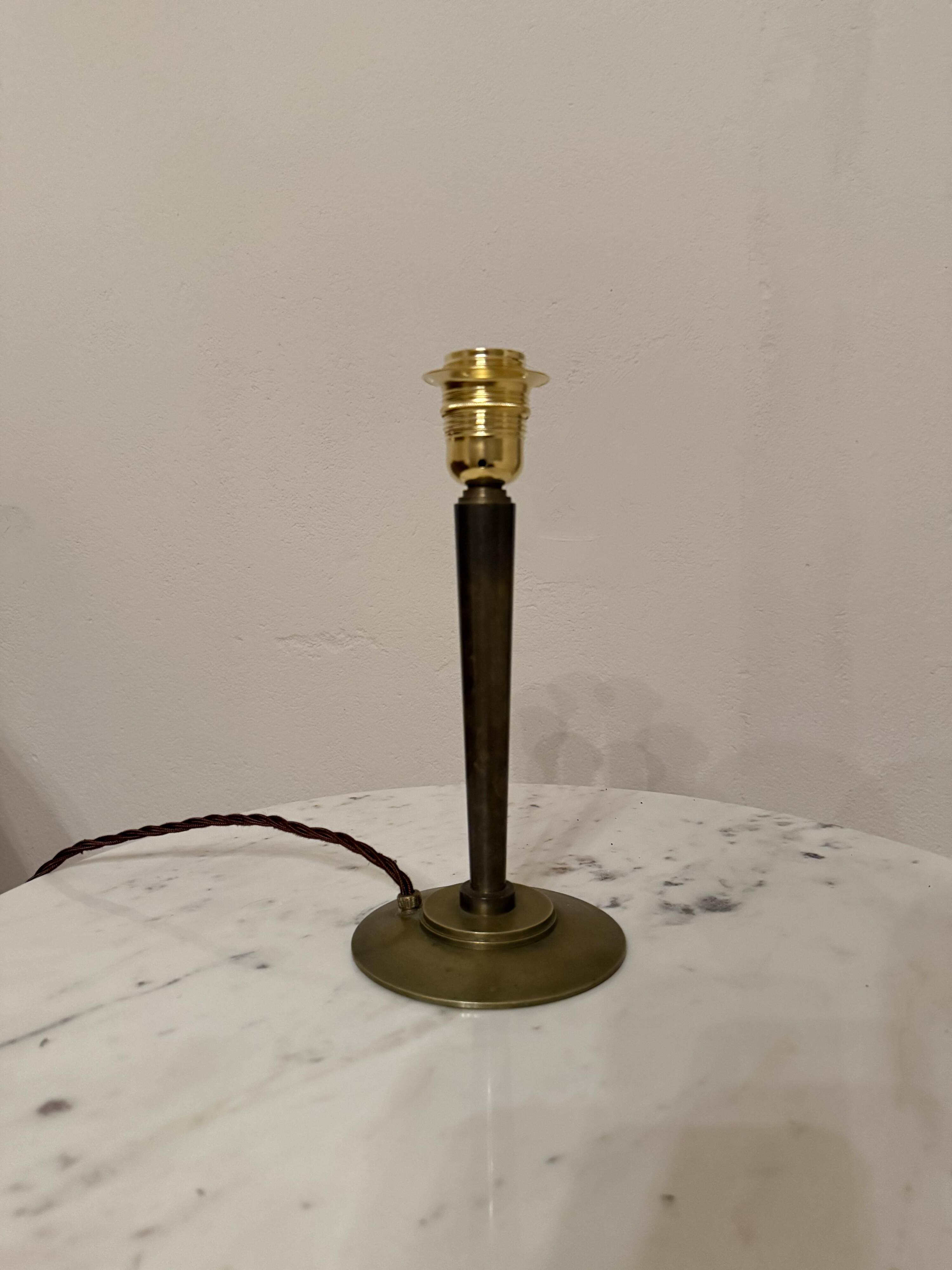 Art Deco bronze table lamp sculpture made in Sweden, 1930s.