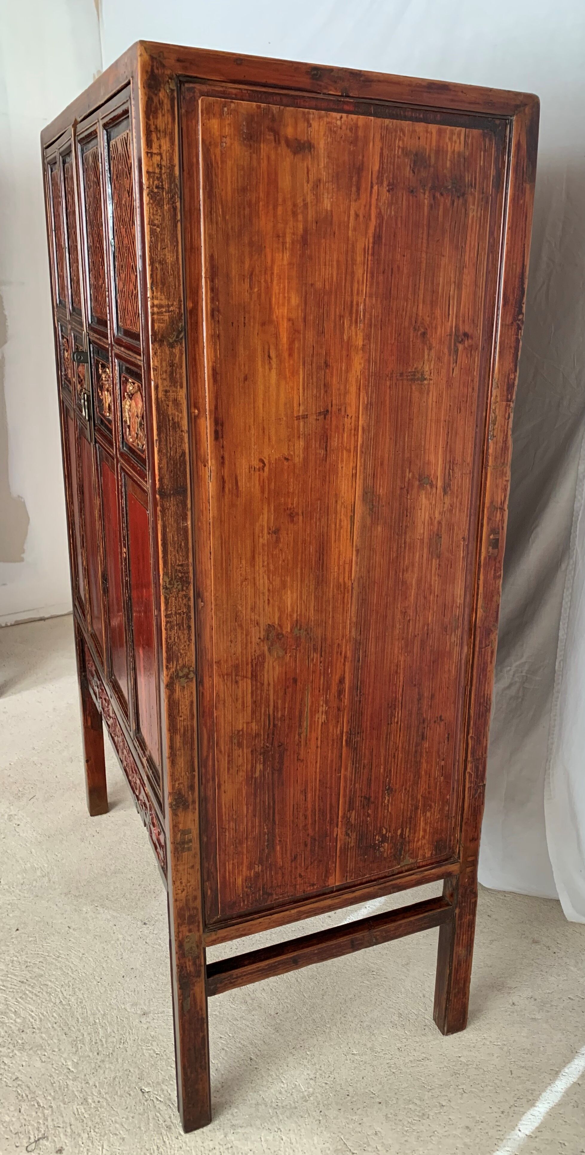 Chinese lay cabinet