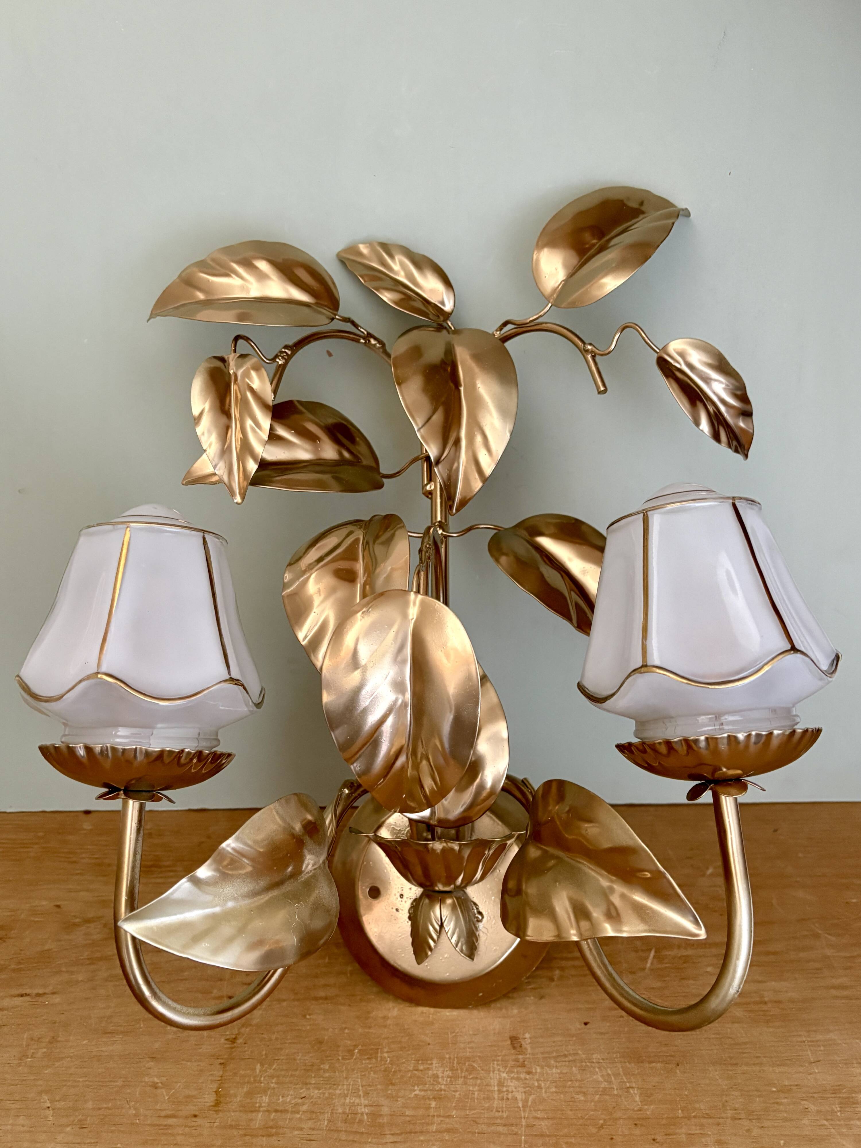 Vintage two-light wall lamp in gold metal with vintage art deco globes