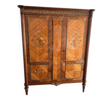 Louis XVI style wardrobe – Marquetry & bronzes