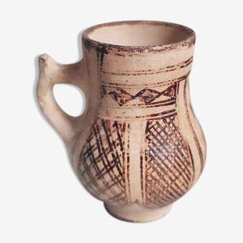 Vase with geometric patterns