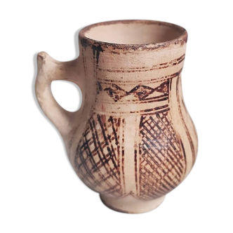 Vase en argile, motifs géométriques