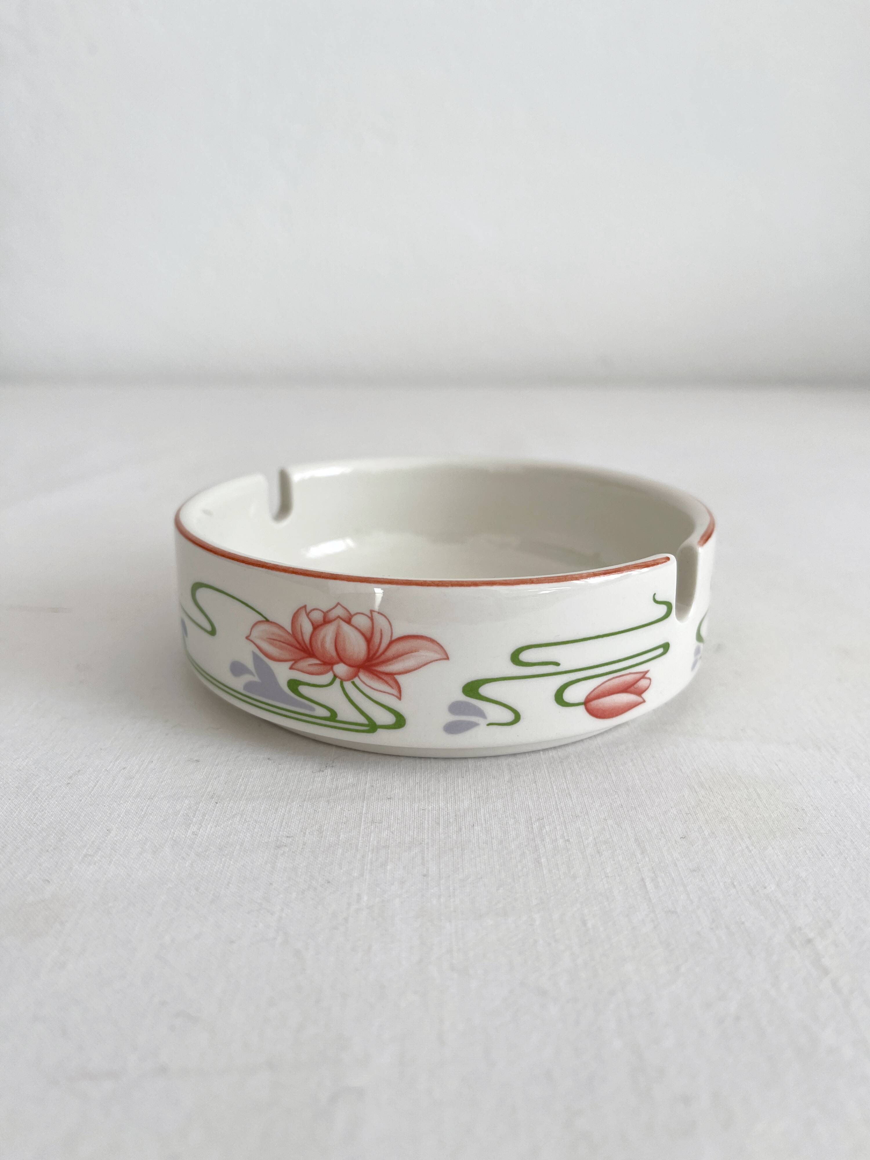 Villeroy & Boch "Florida" porcelain glass ashtray