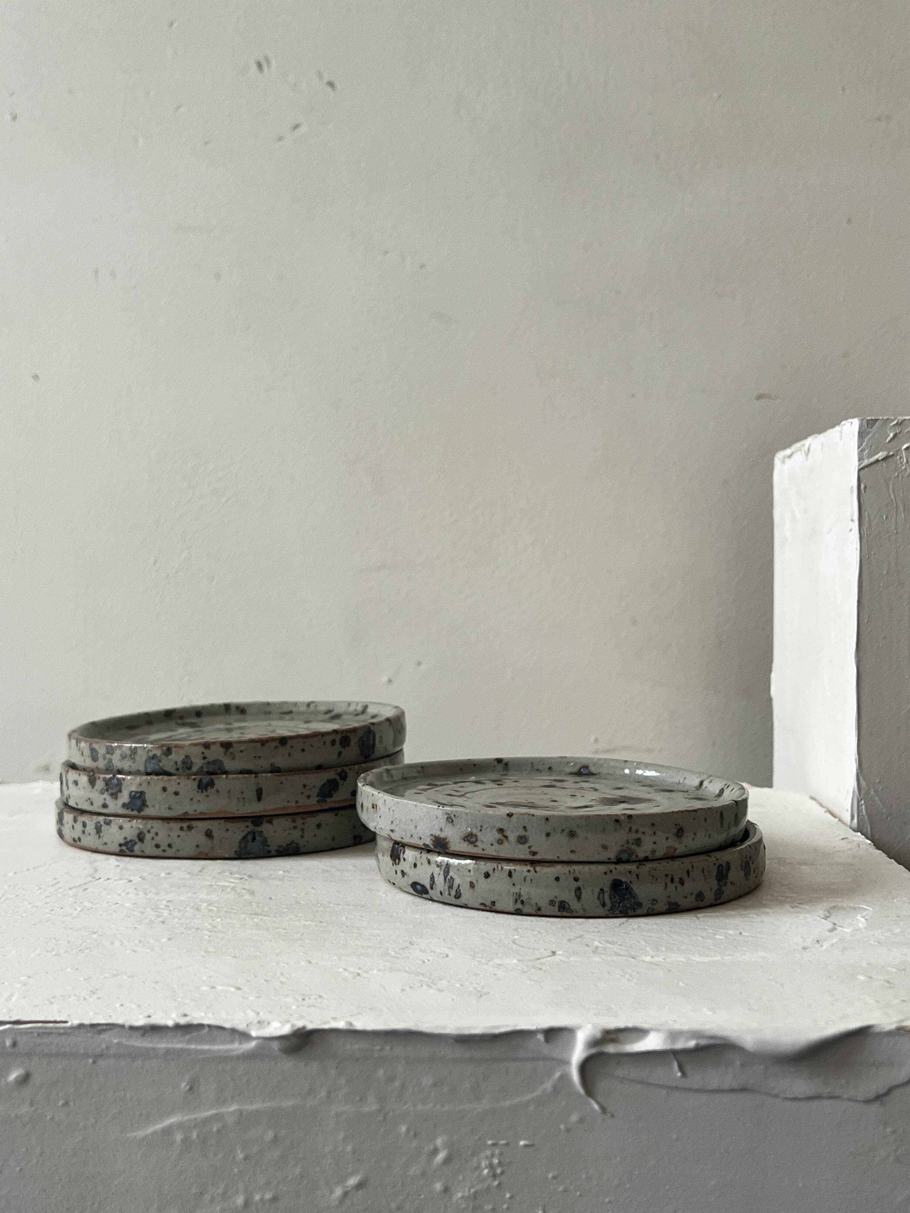 Set of 5 dessert plates in ceramic (workshop pyritic stoneware) circa 1970.