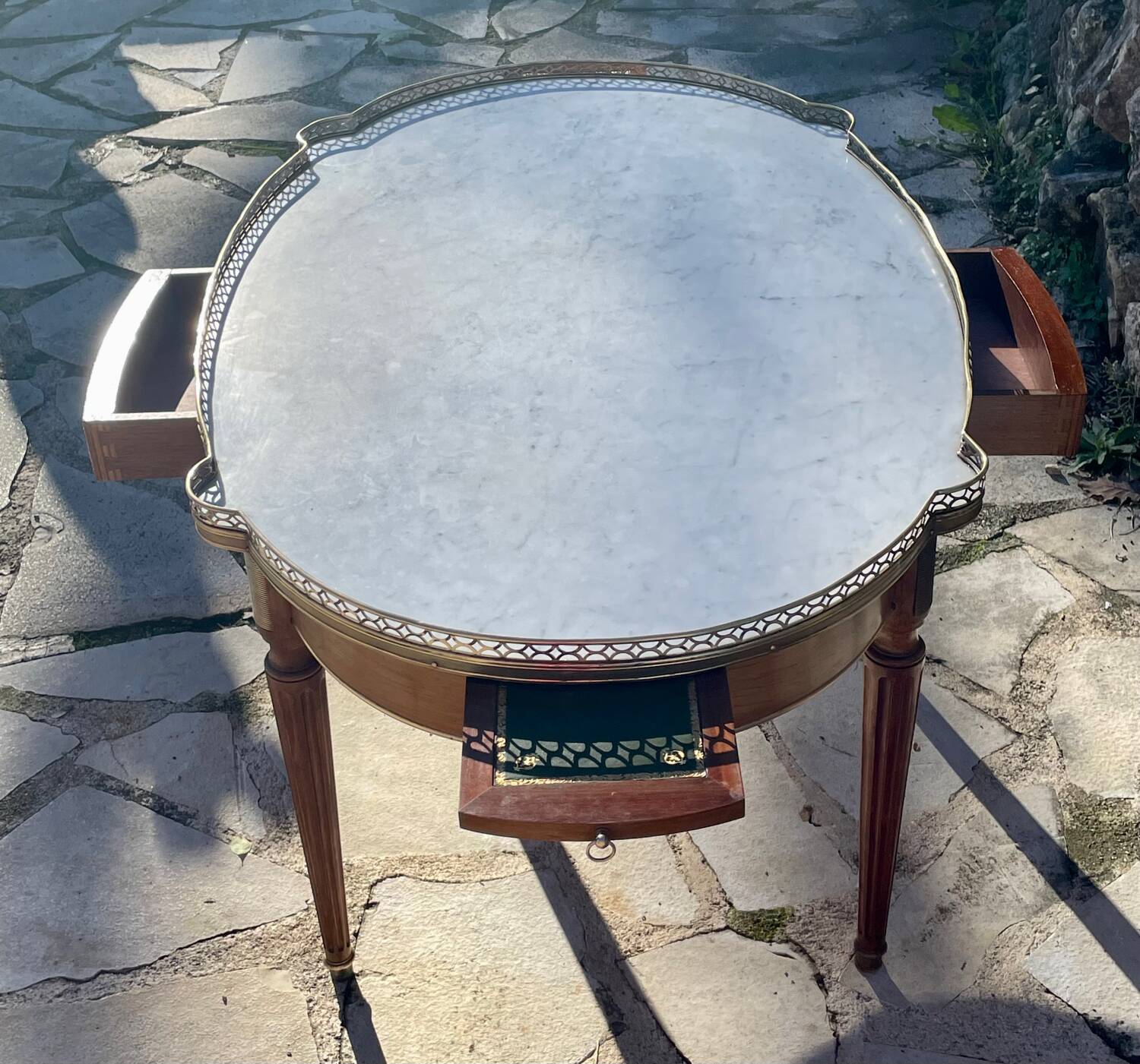Bouillotte coffee table in blond mahogany, Louis XVI style, 20th century period