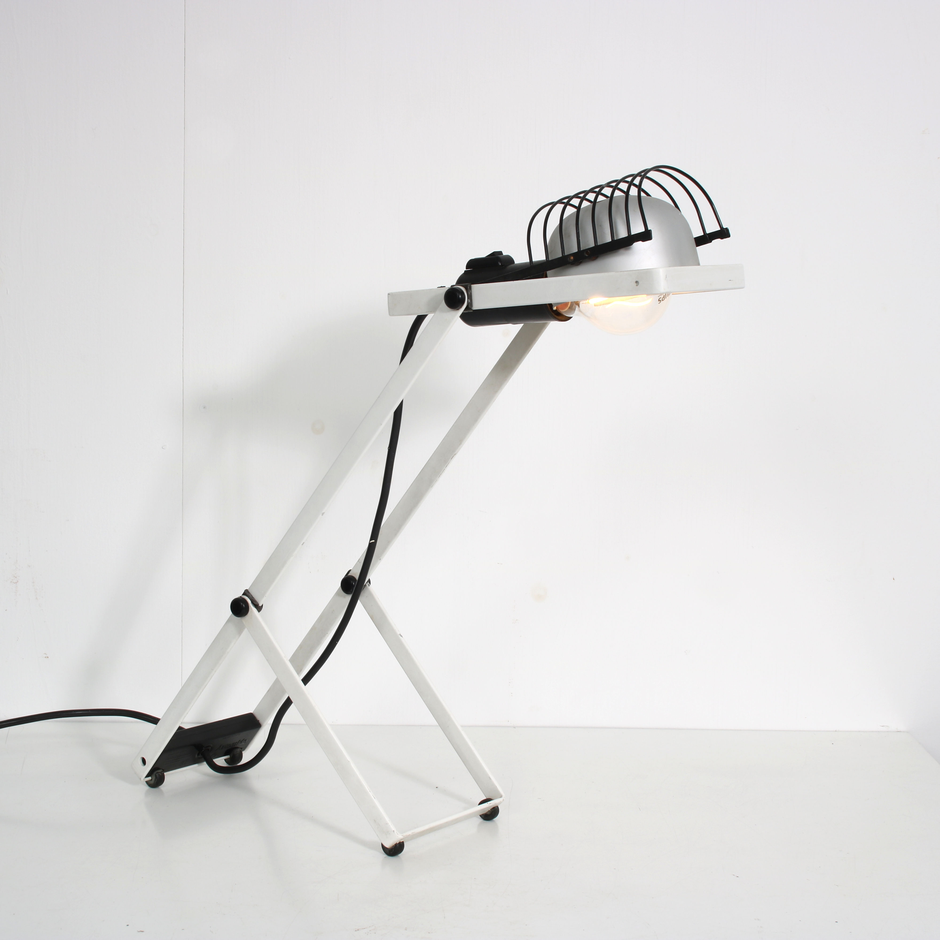 1980s “Synthesi” Table lamp by Ernesto Gismondi for Artemide, Italy