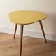 Table basse « haricot » tripode en bois vintage - design années 70
