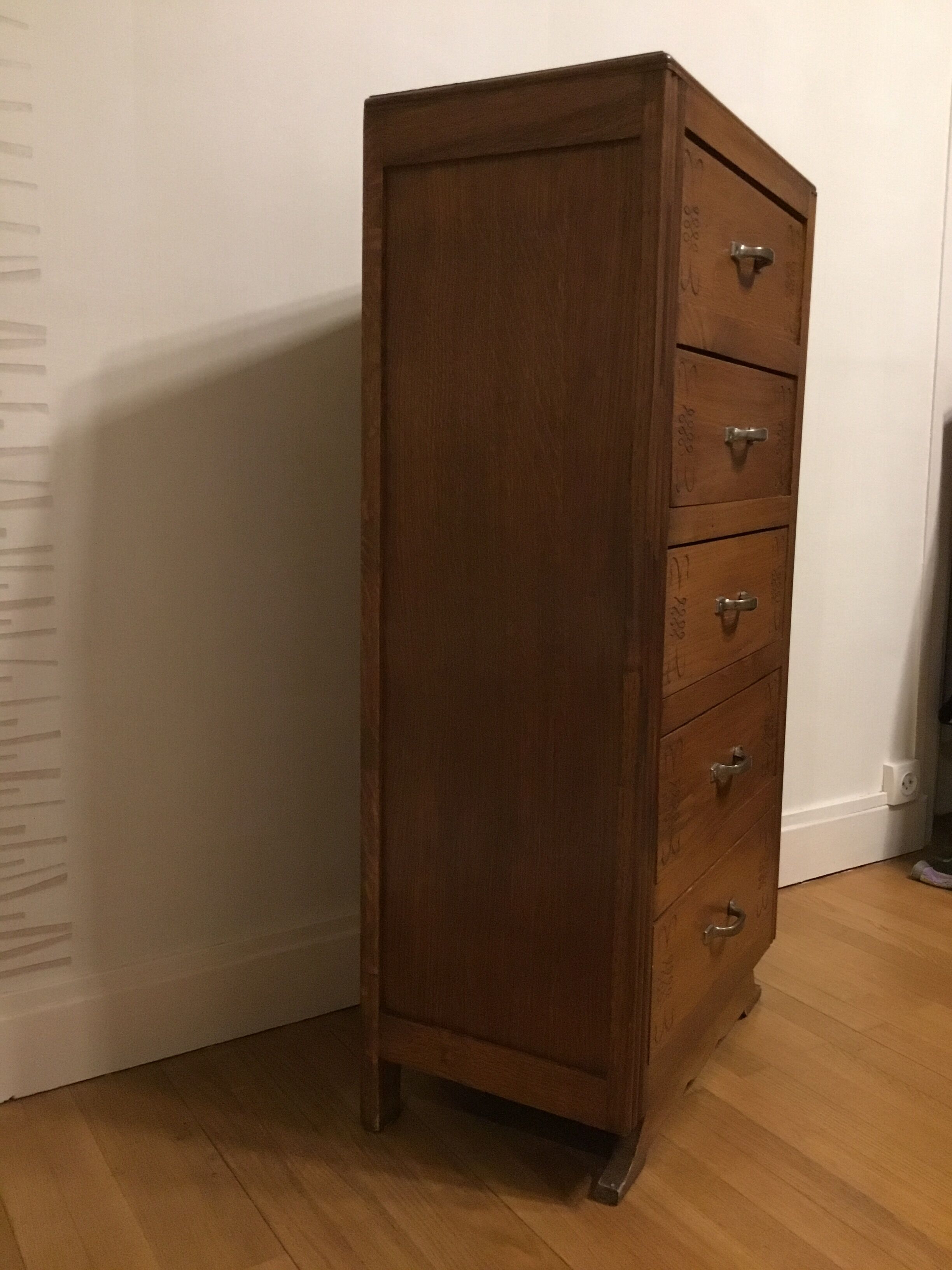 Chiffonier