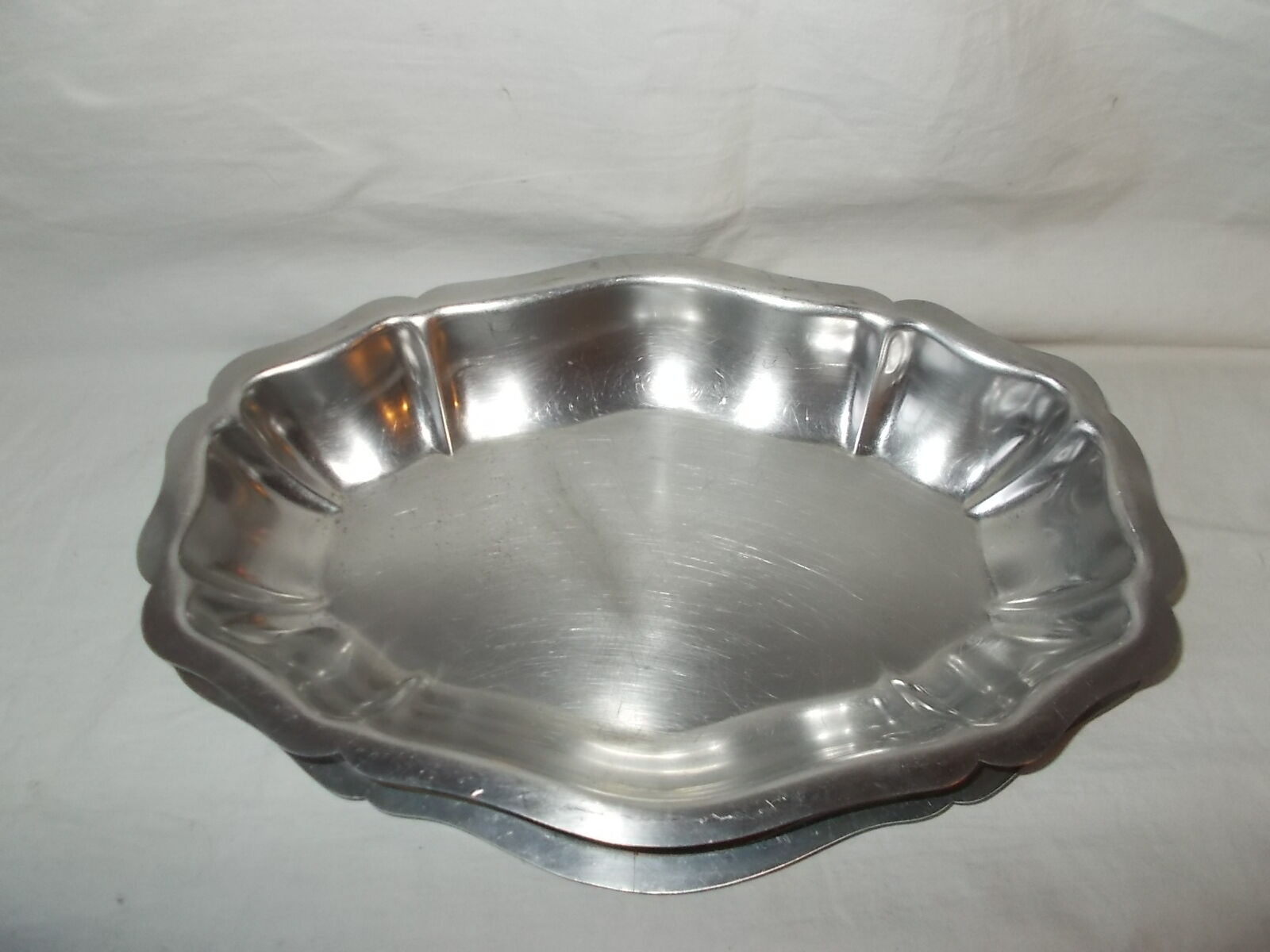 Set of 2 oval stainless steel dishes