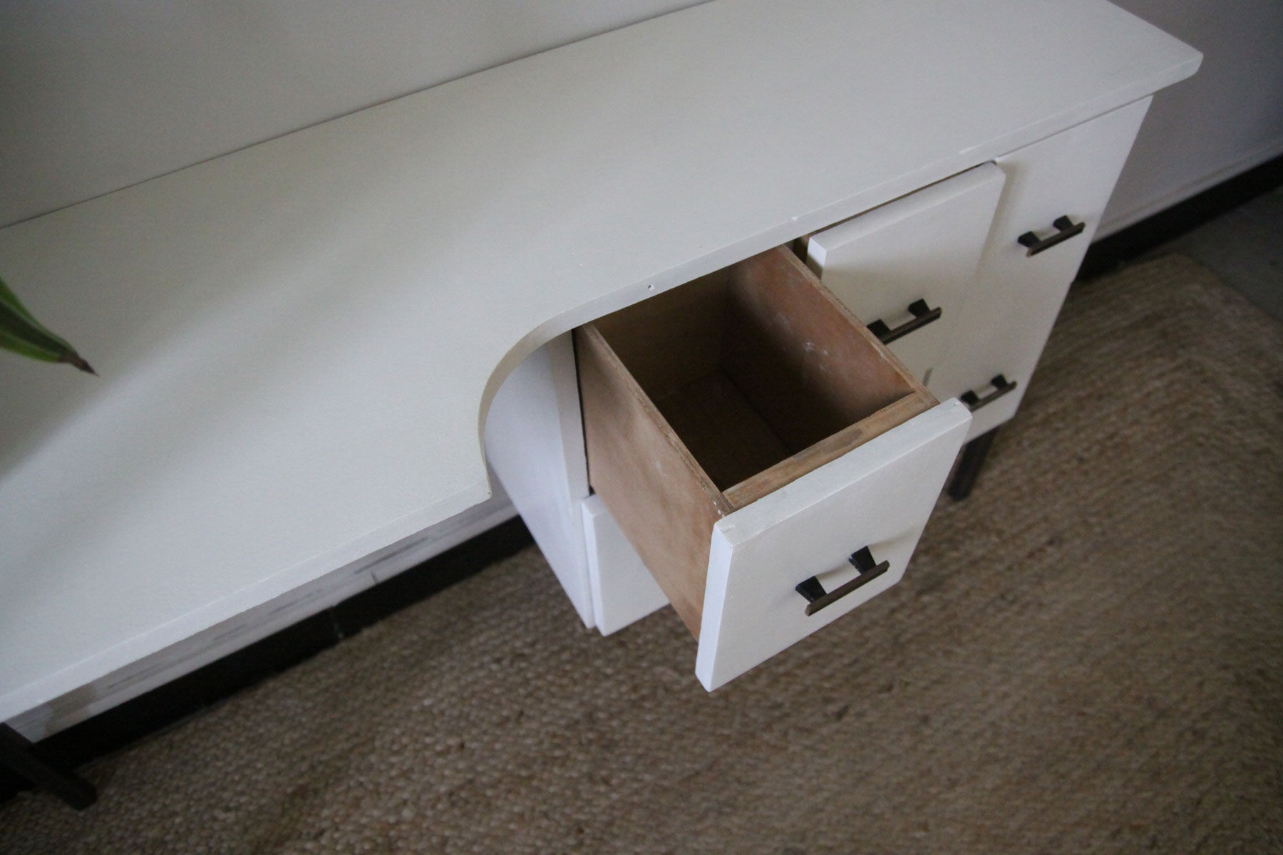 Vintage buffet in Tirois