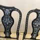 Tables coréenne laquée avec incrustations nacrées et 8 chaises