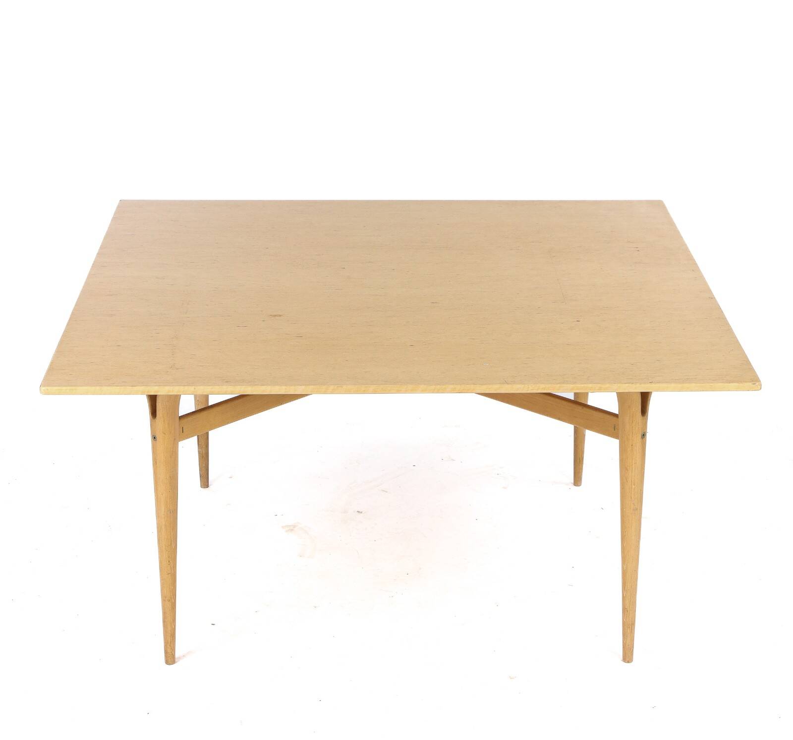Bruno Mathsson coffee table in birch published by Karl Mathsson (Sweden, 1969)