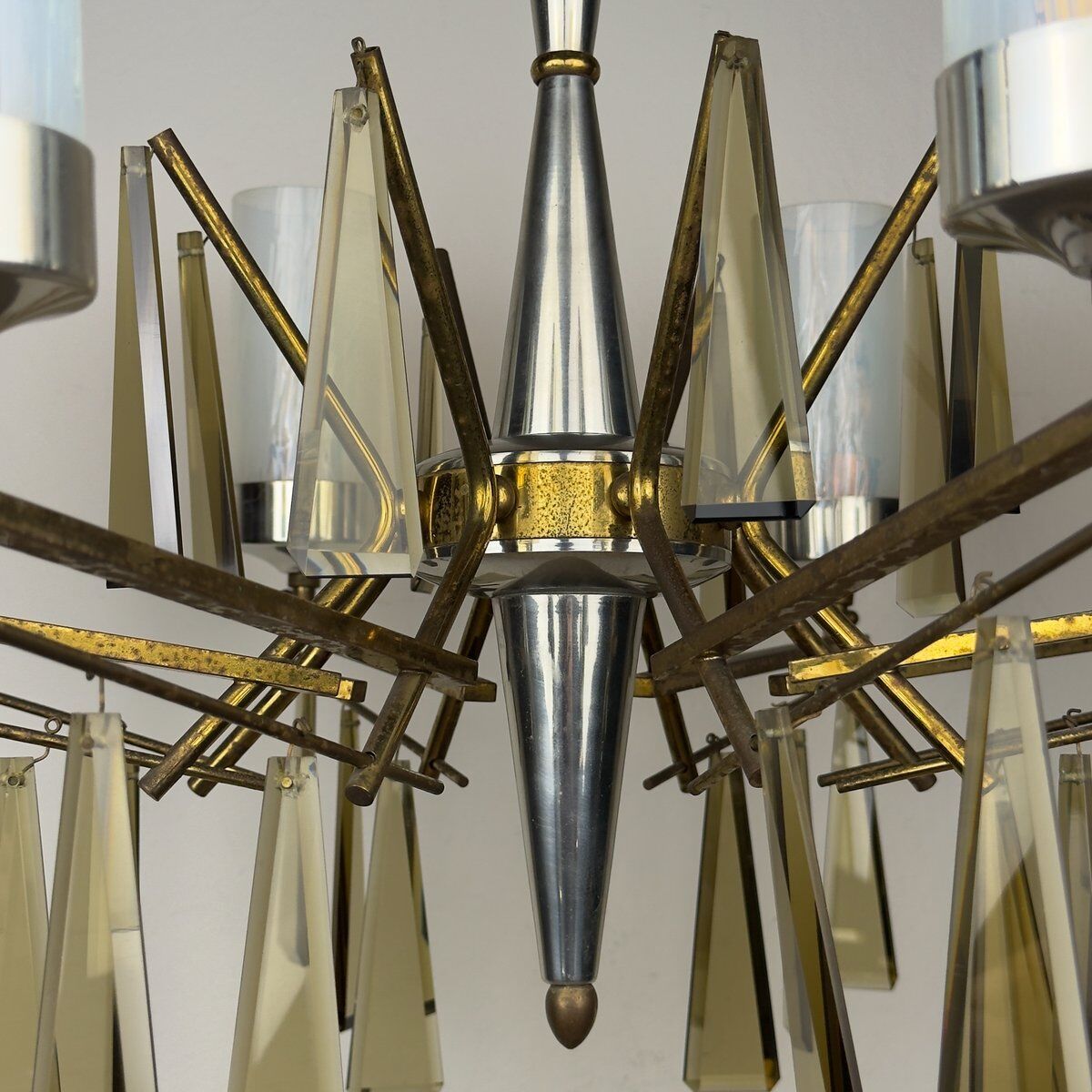 Large mid-century Italian sculptural chandelier in brass and glass, Italy, 1950s