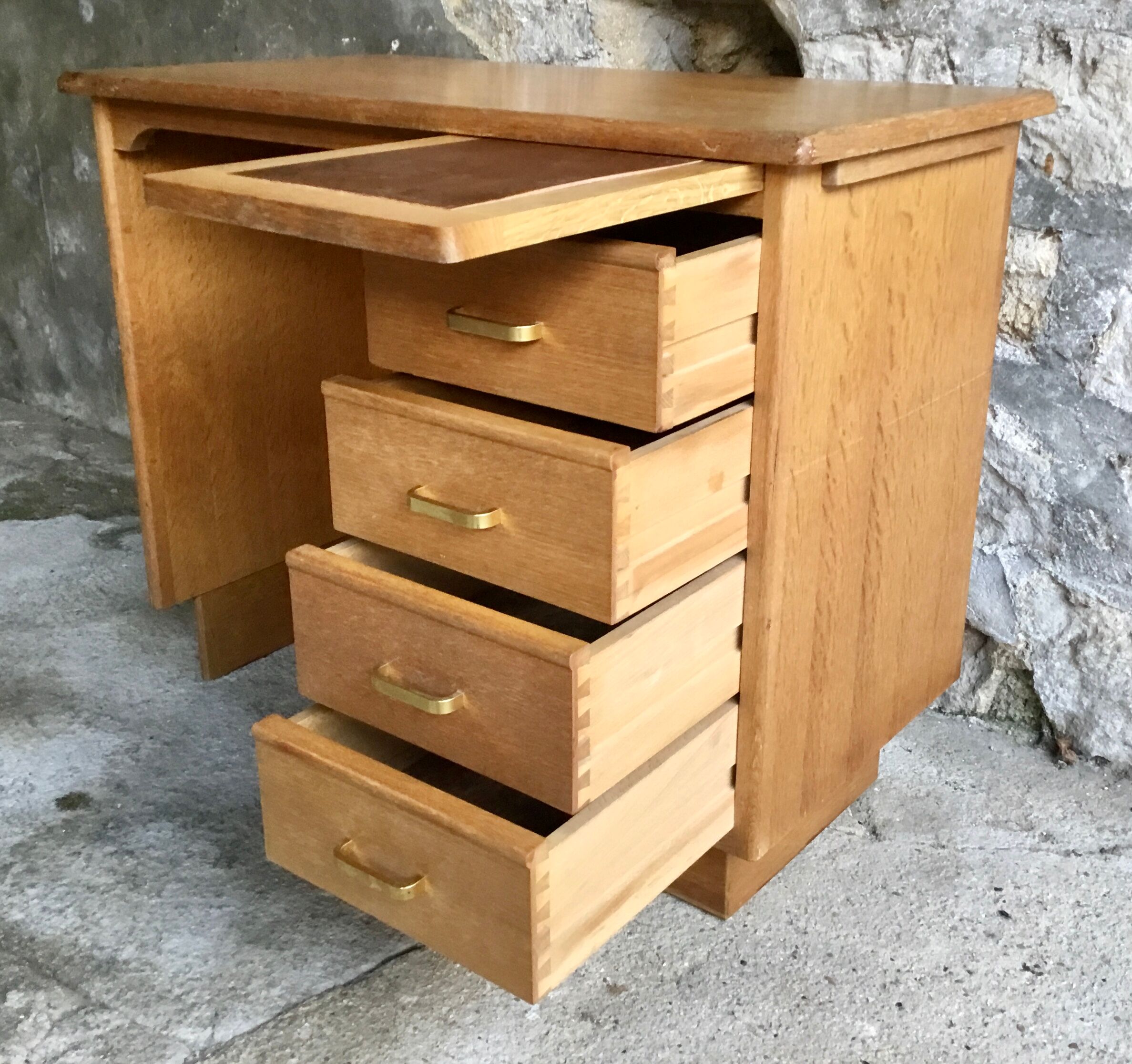 Vintage desk with retractable shelf and 4 drawers - 1960