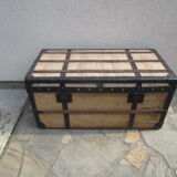 Trunk/old wooden chest