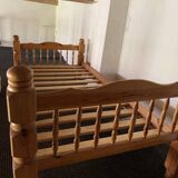 Single bed in solid wood, slatted base