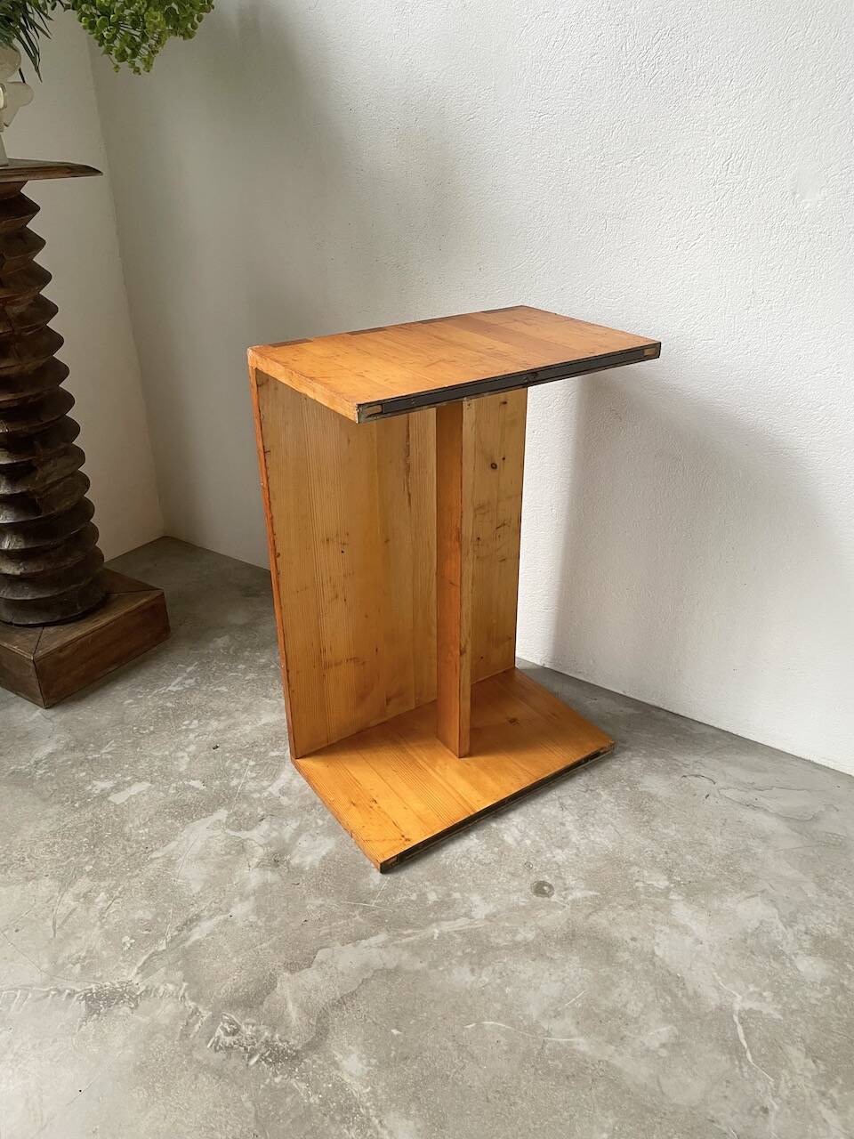 Maison Regain pine coffee table