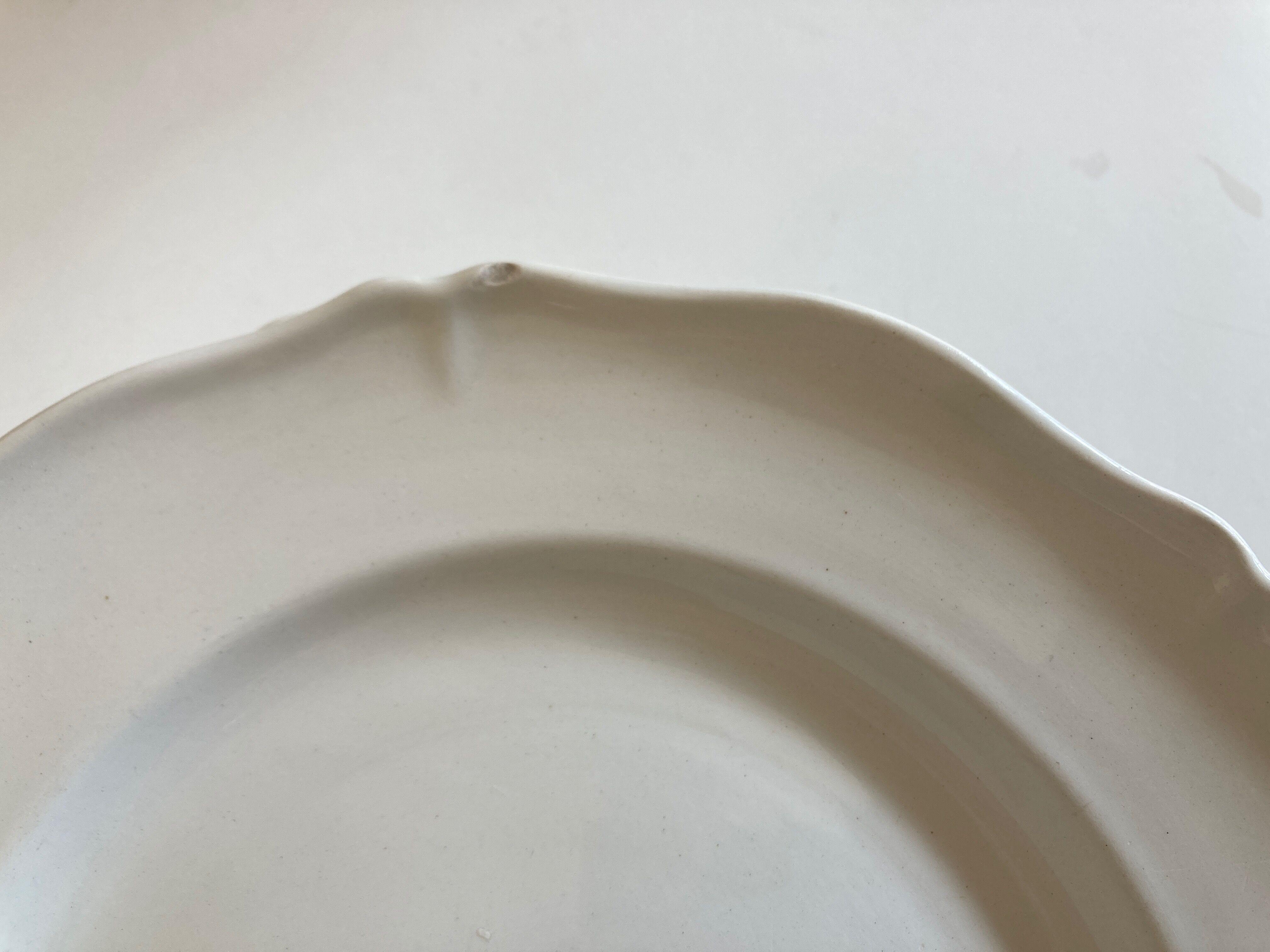 Set 10 plates with godrons in English iron earth 1950