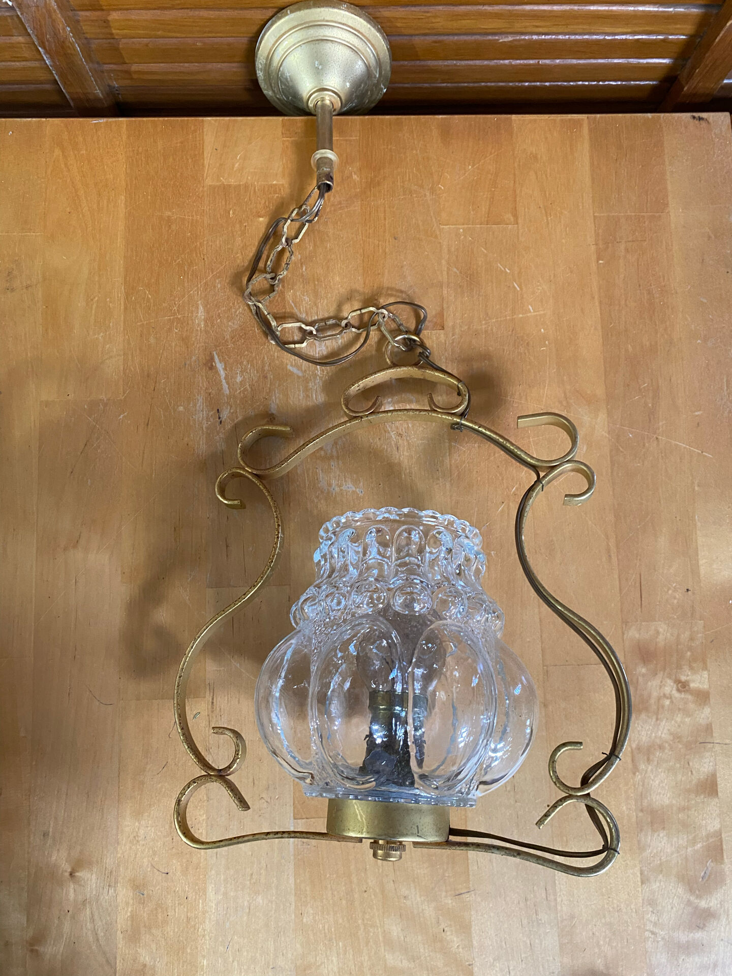 Vintage Molded Glass Suspension + Gold Metal Support #E511